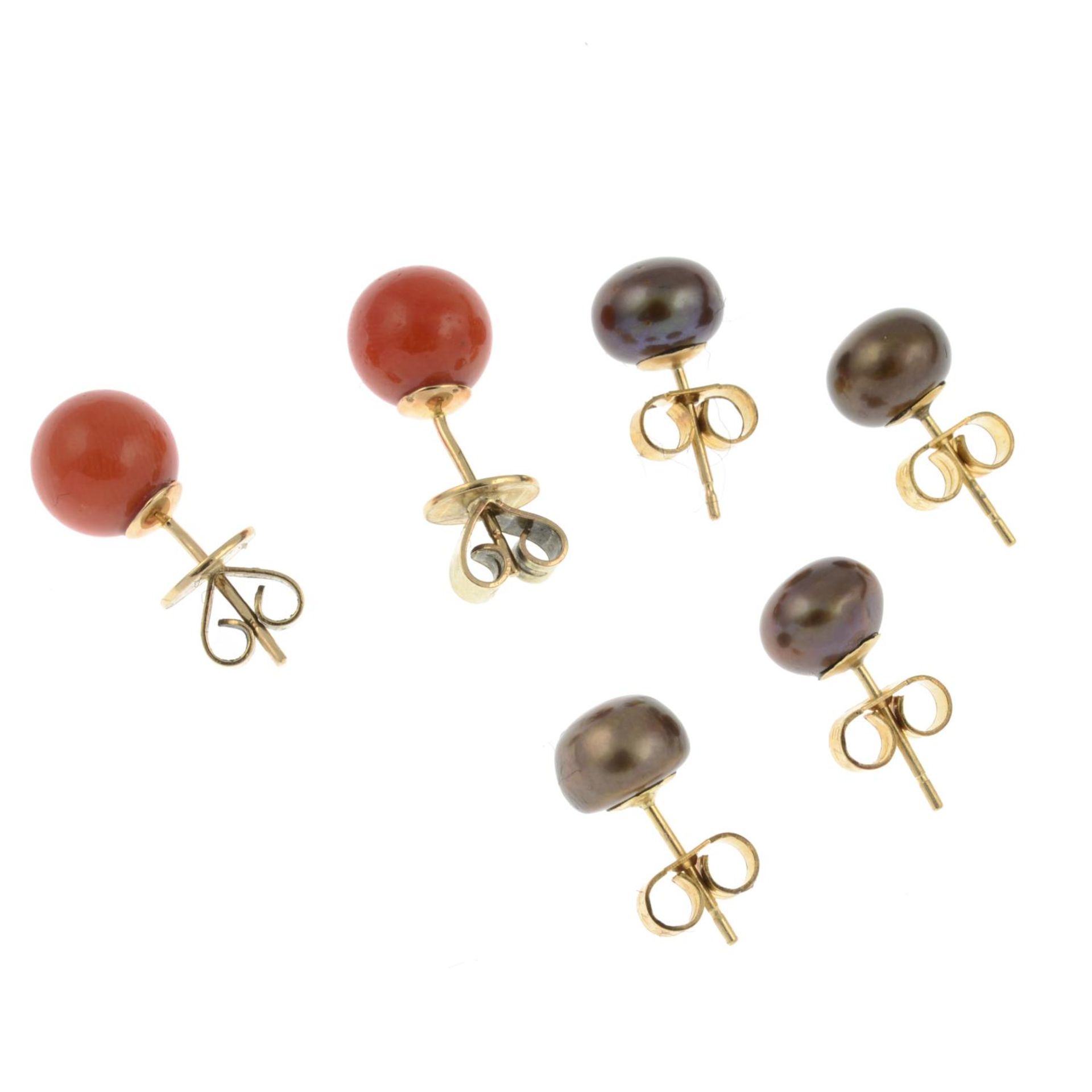 A pair of coral stud earrings and two pairs of brown cultured pearl stud earrings.Stamped - Image 2 of 2
