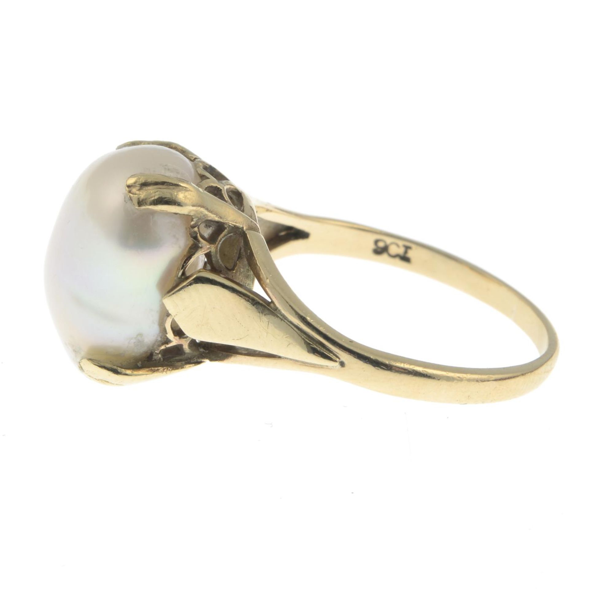 A 9ct gold cultured pearl dress ring. - Image 2 of 3