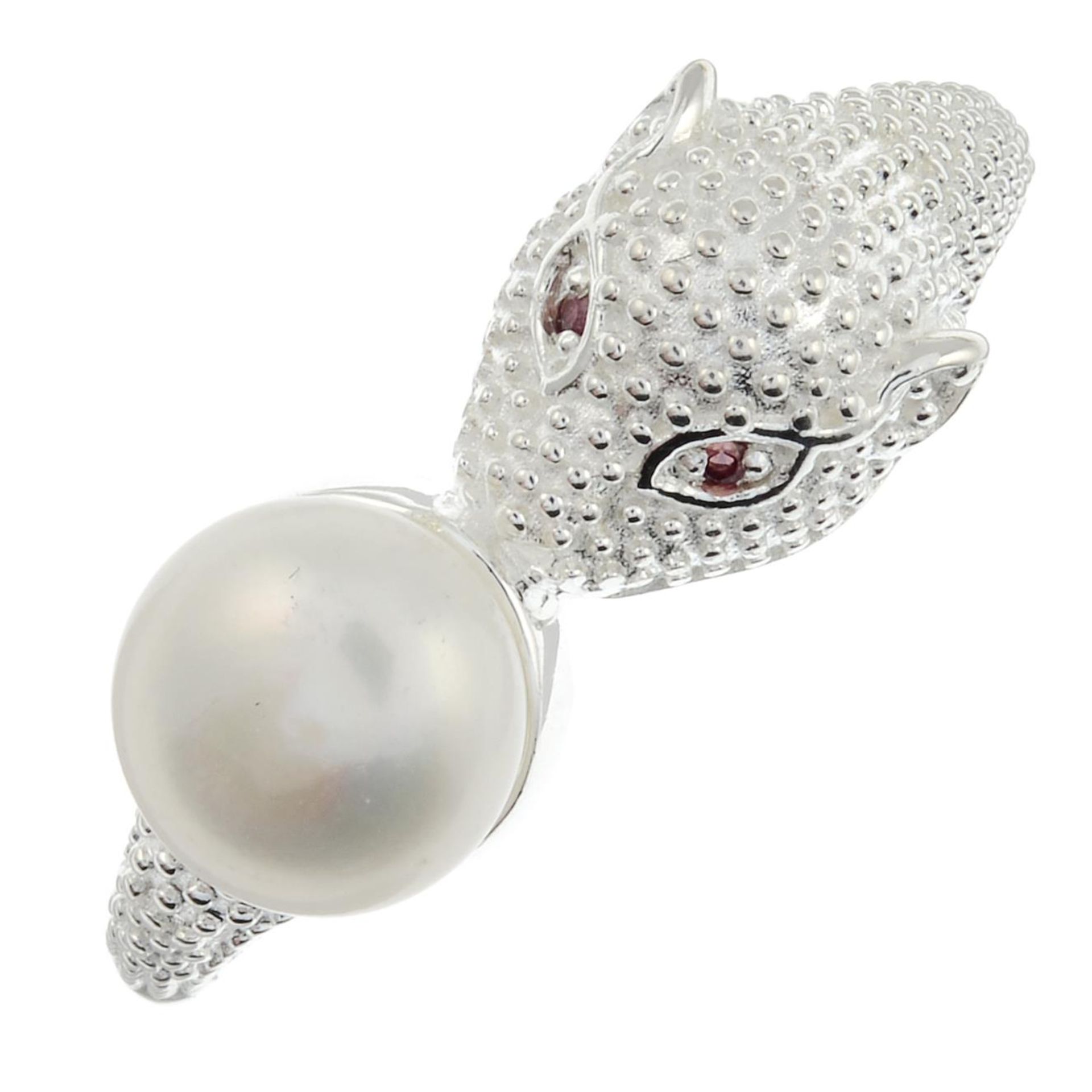 A selection of cultured pearls and imitation pearl jewellery, to include a jaguar gem set ring.