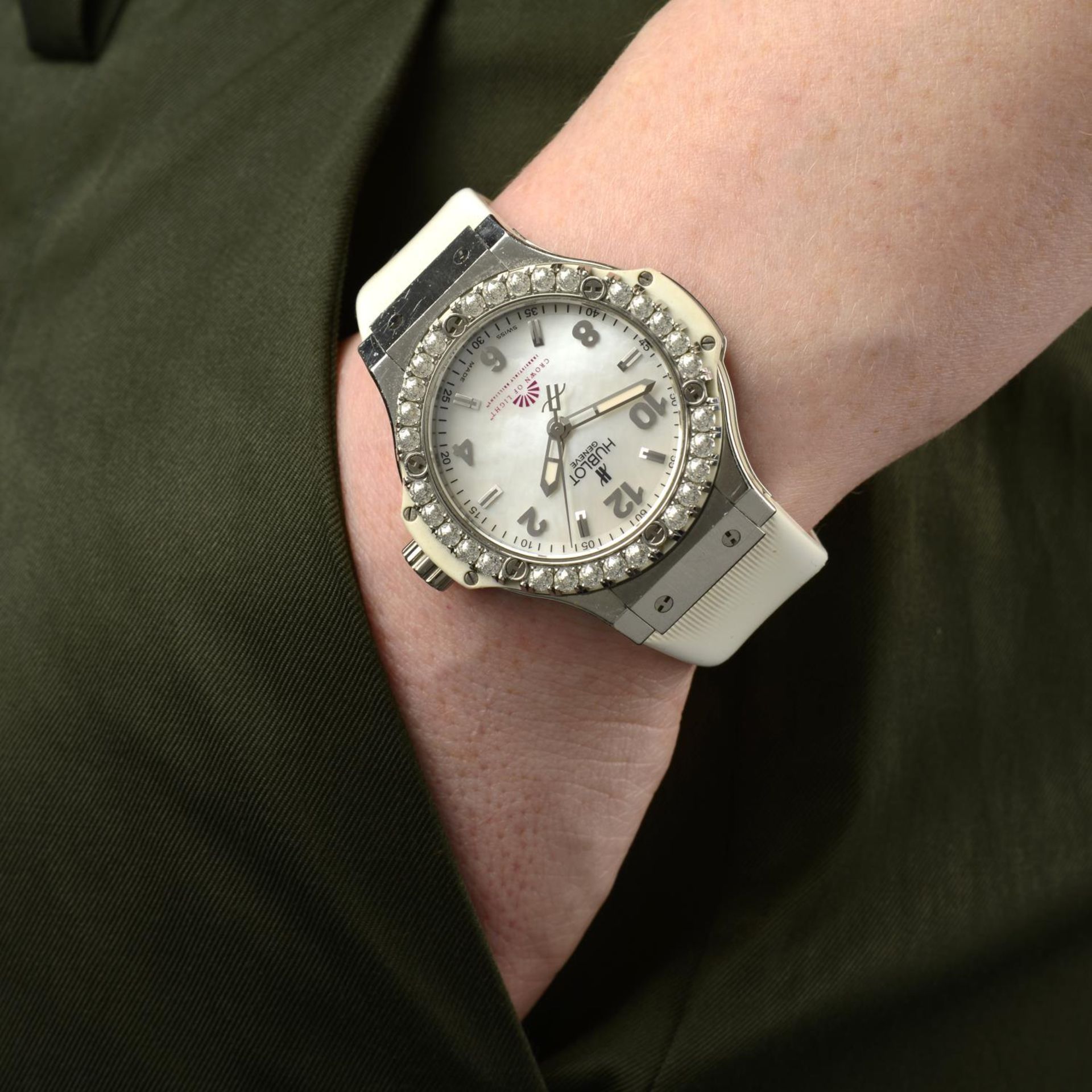 HUBLOT - a limited edition lady's Big Bang 'Crown of Light' wrist watch. - Bild 3 aus 6