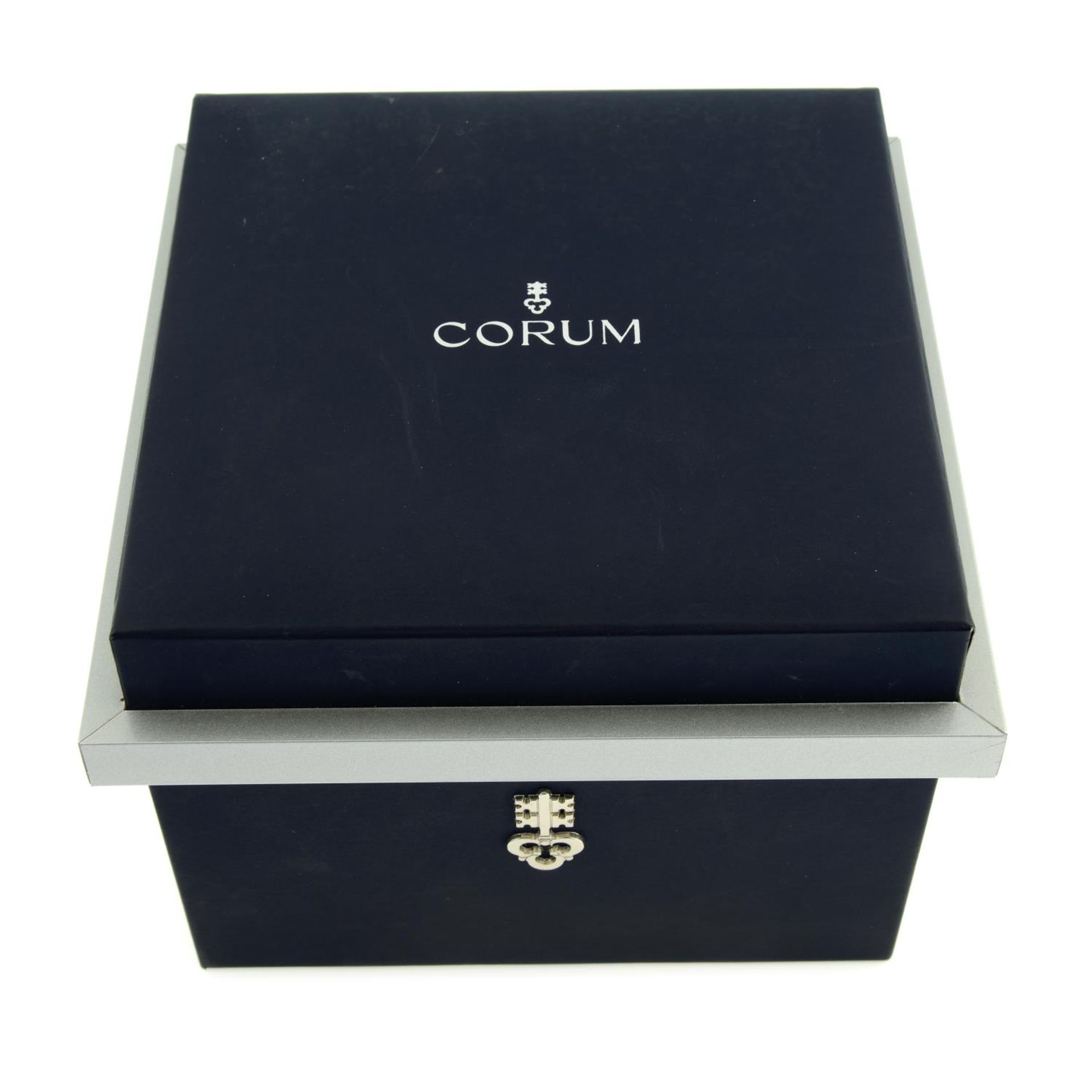 CORUM - a gentleman's Admiral's Cup bracelet watch. - Bild 4 aus 8