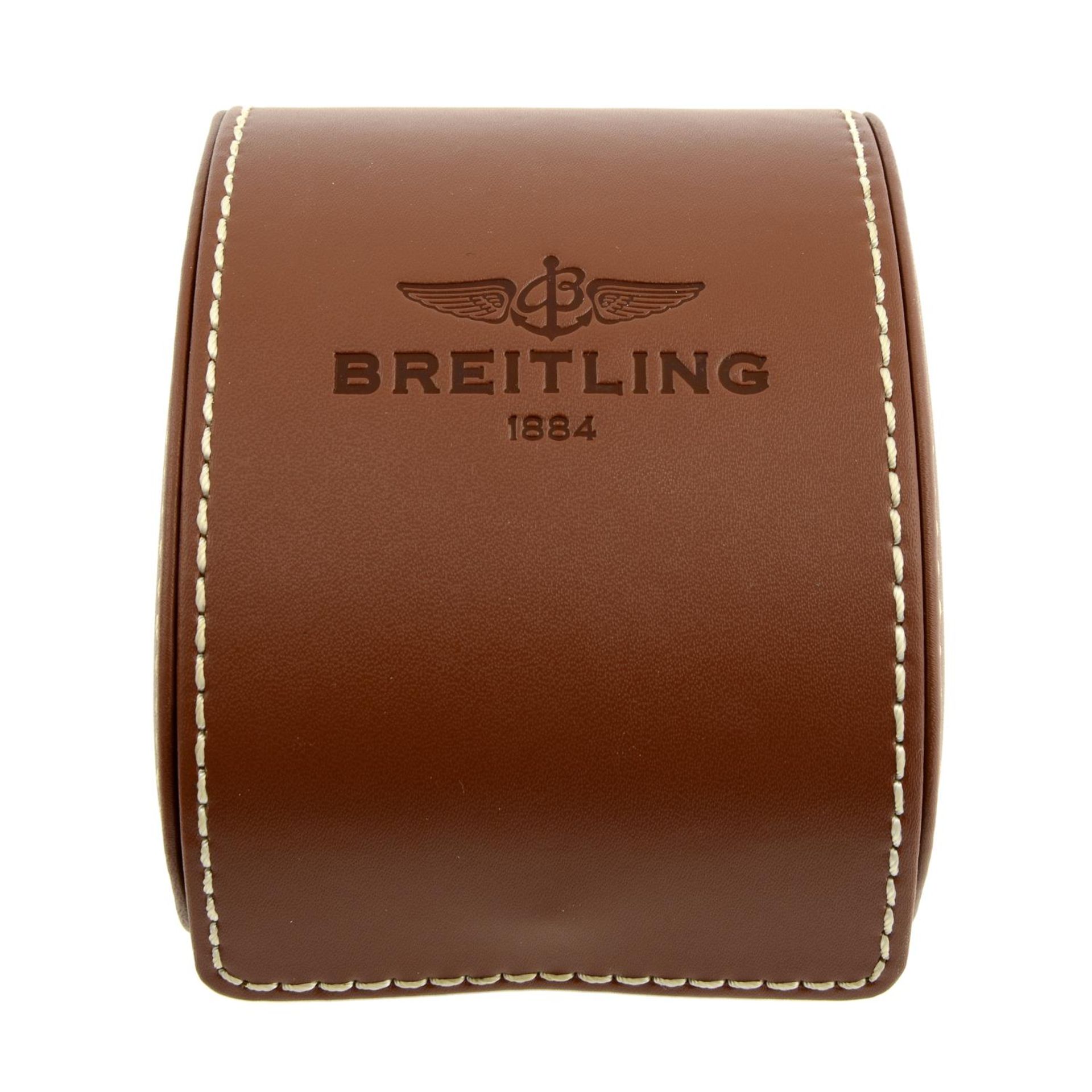 BREITLING - a gentleman's Avenger II GMT bracelet watch. - Image 4 of 6