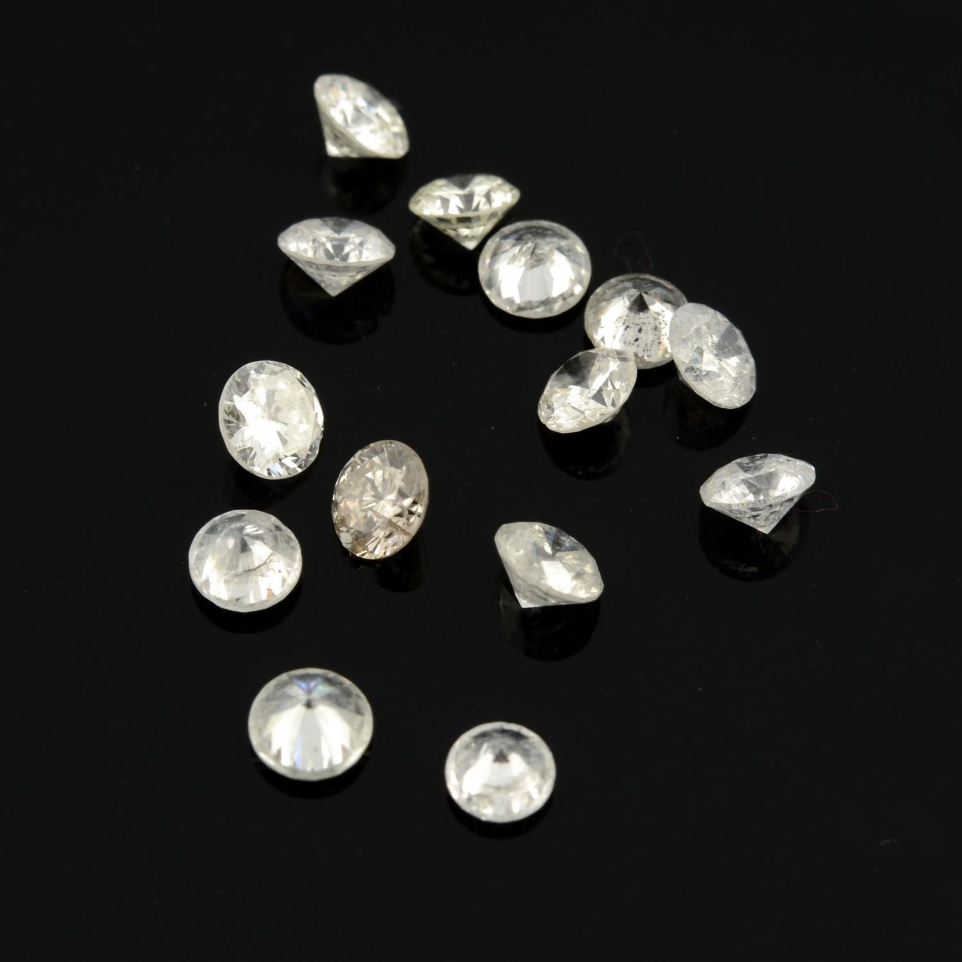 A selection of brilliant cut diamonds. - Bild 2 aus 2