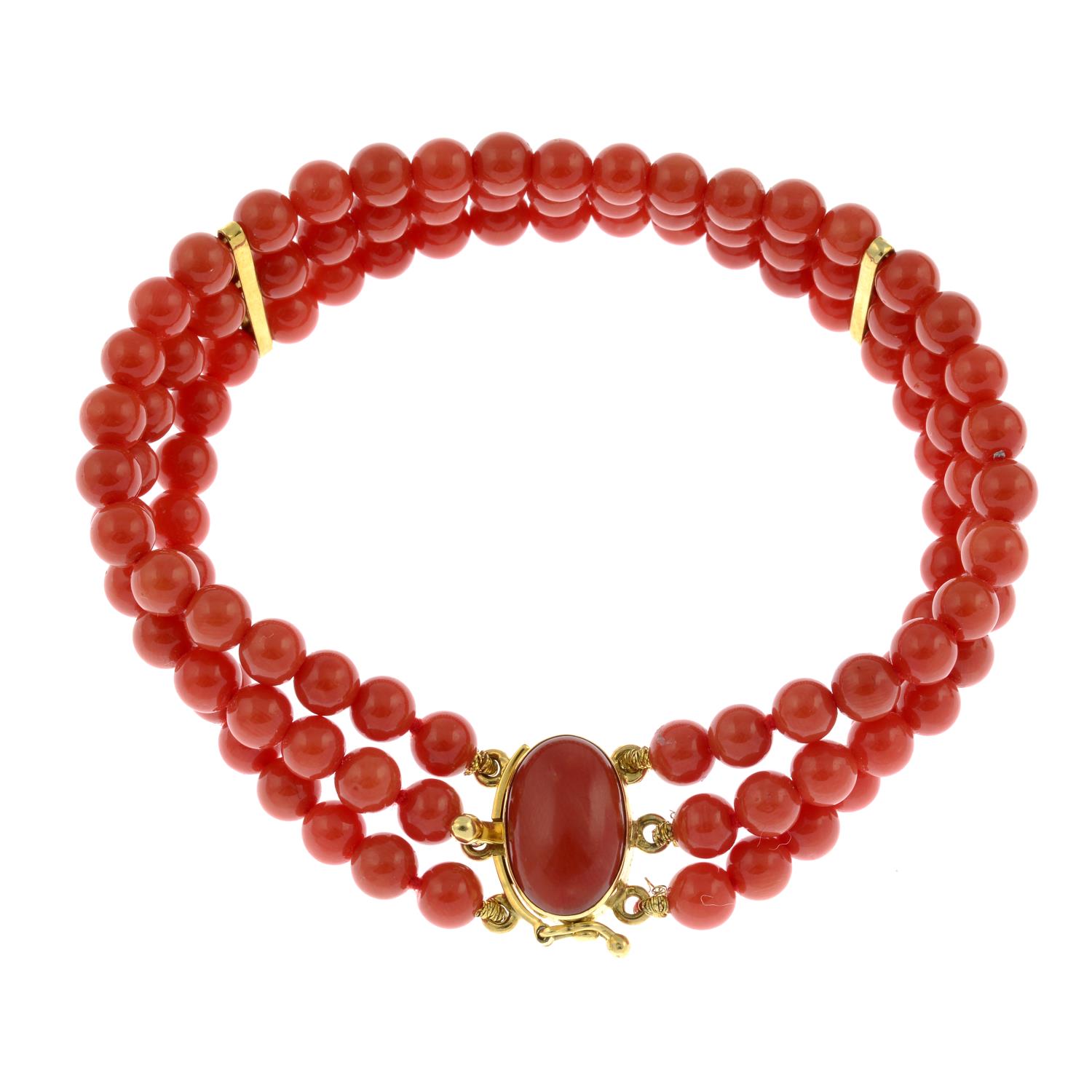 A coral bead three-row bracelet,