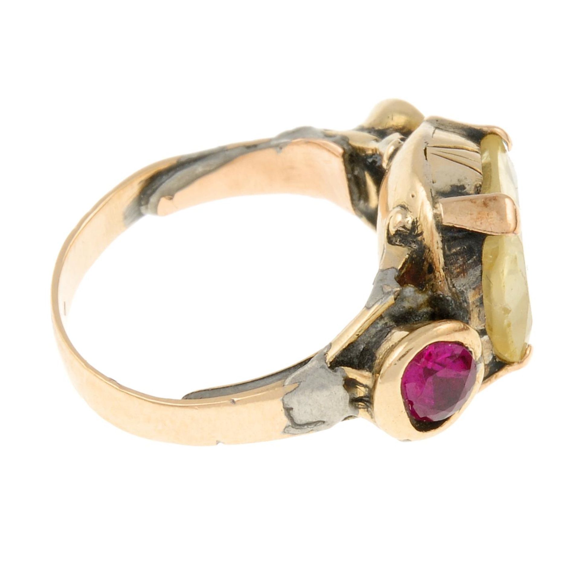 A 19th century yellow sapphire and ruby dress ring.Estimated sapphire dimensions 10.2 by - Image 3 of 4