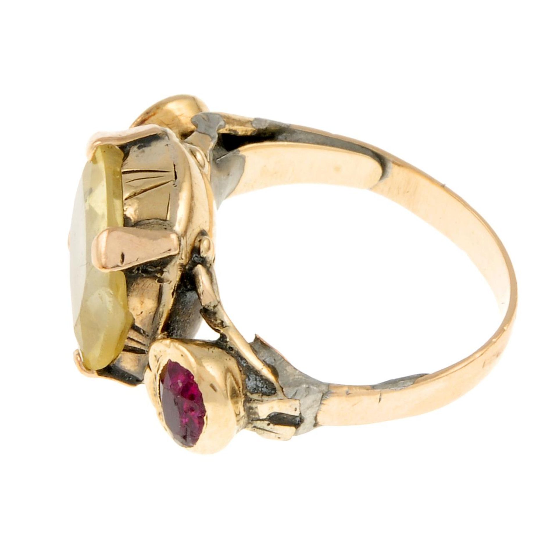 A 19th century yellow sapphire and ruby dress ring.Estimated sapphire dimensions 10.2 by - Image 2 of 4