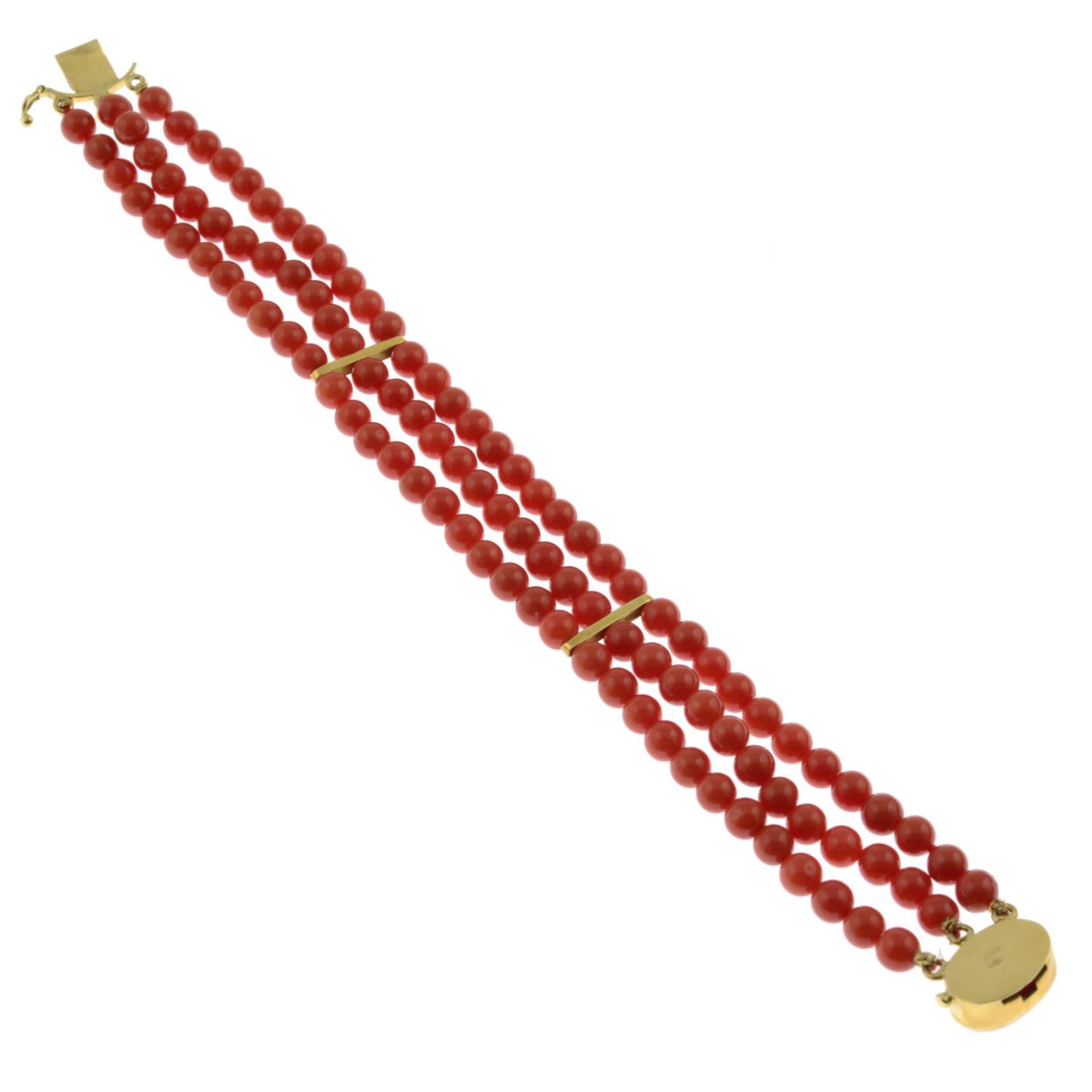 A coral bead three-row bracelet, - Image 3 of 3