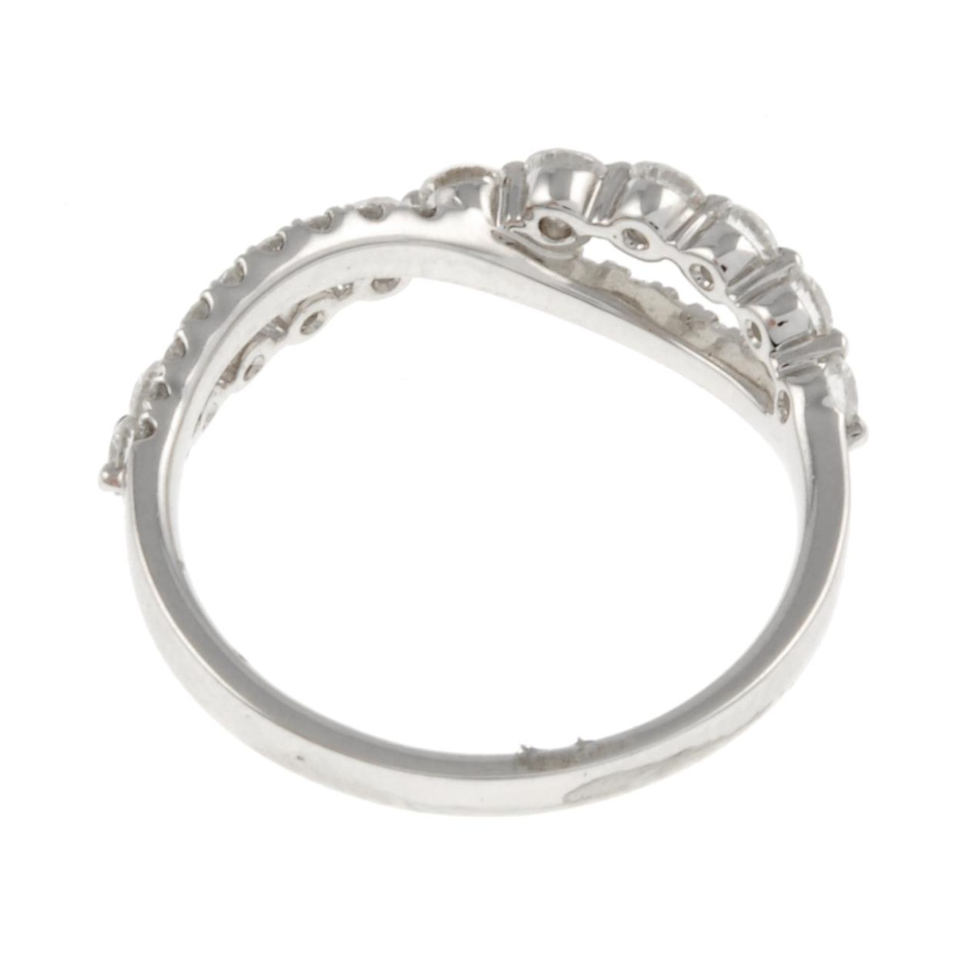 A brilliant-cut diamond openwork dress ring.Total diamond weight 0.90ct, - Bild 4 aus 4