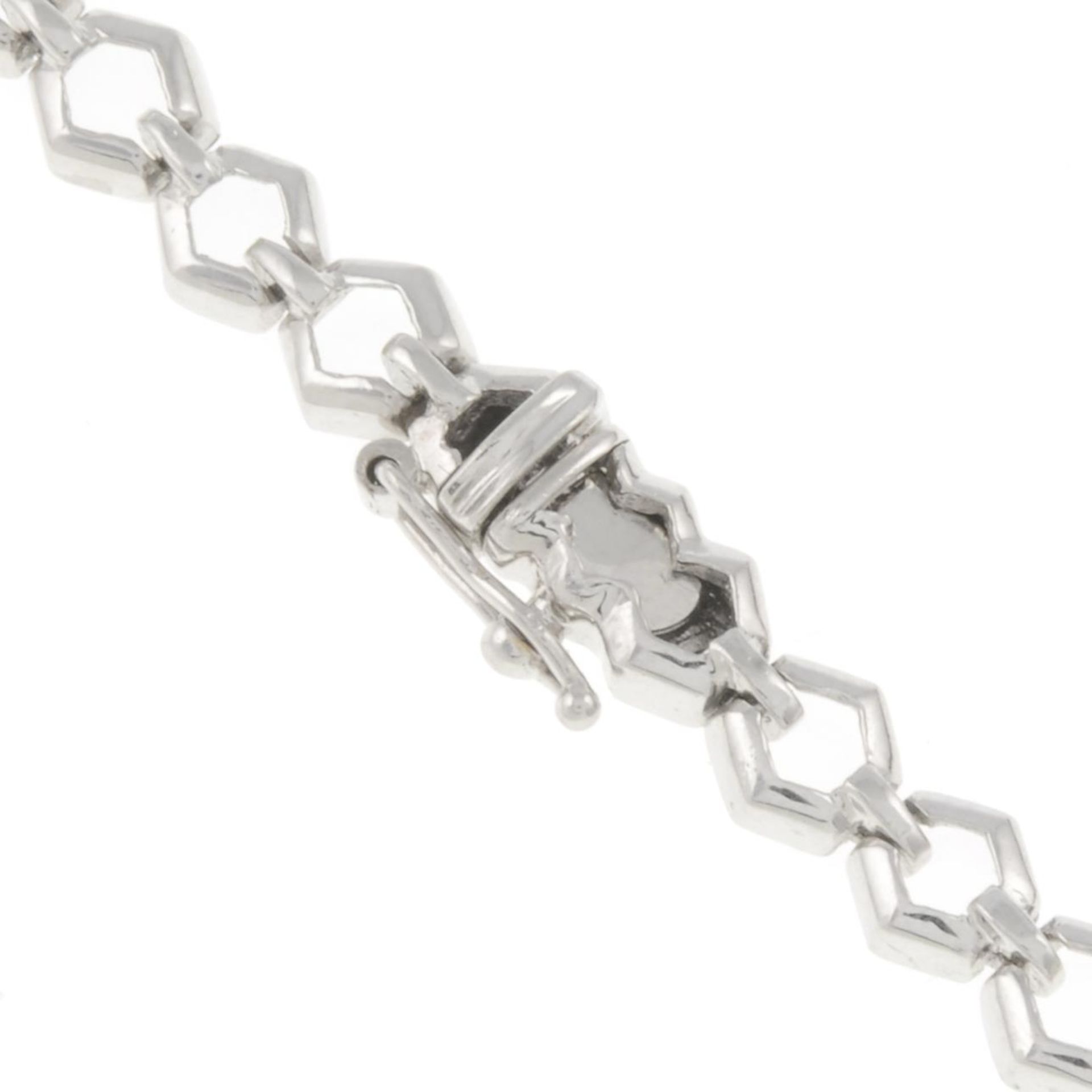 A vari-cut diamond necklace.Estimated total diamond weight 2.75cts, - Bild 3 aus 3