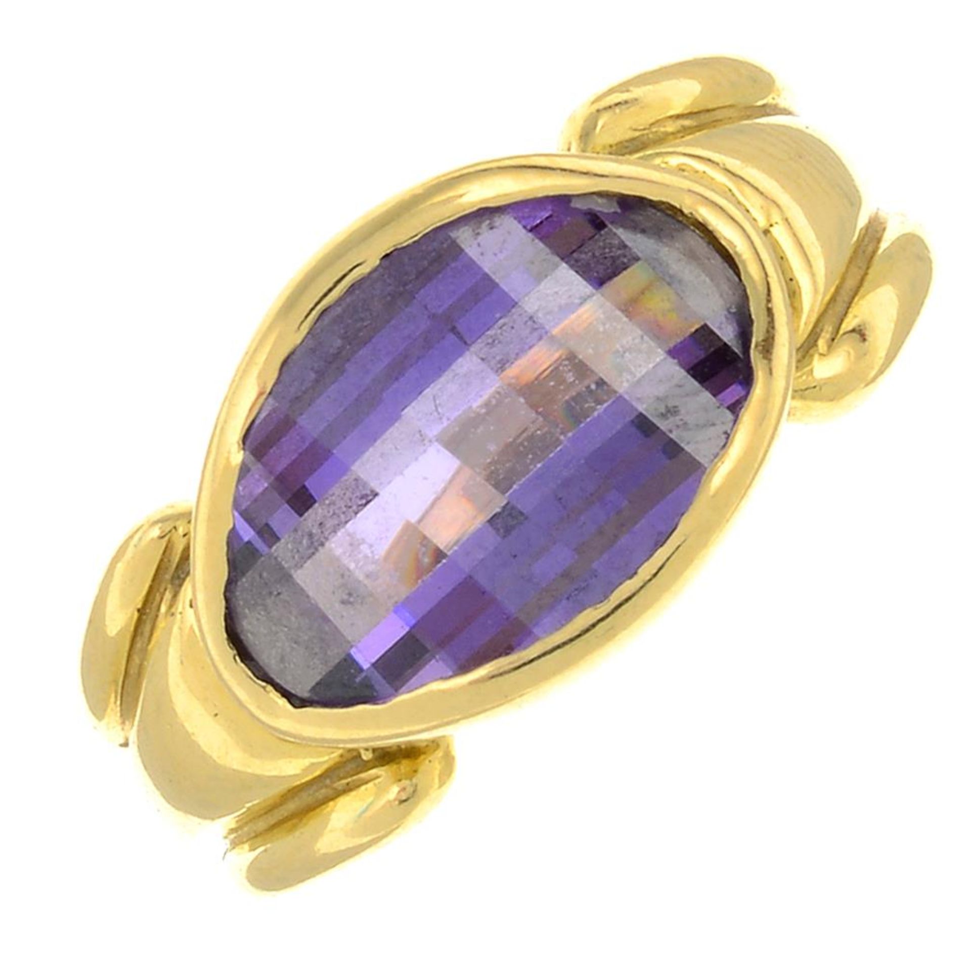 A purple paste dress ring.Ring size L1/2.