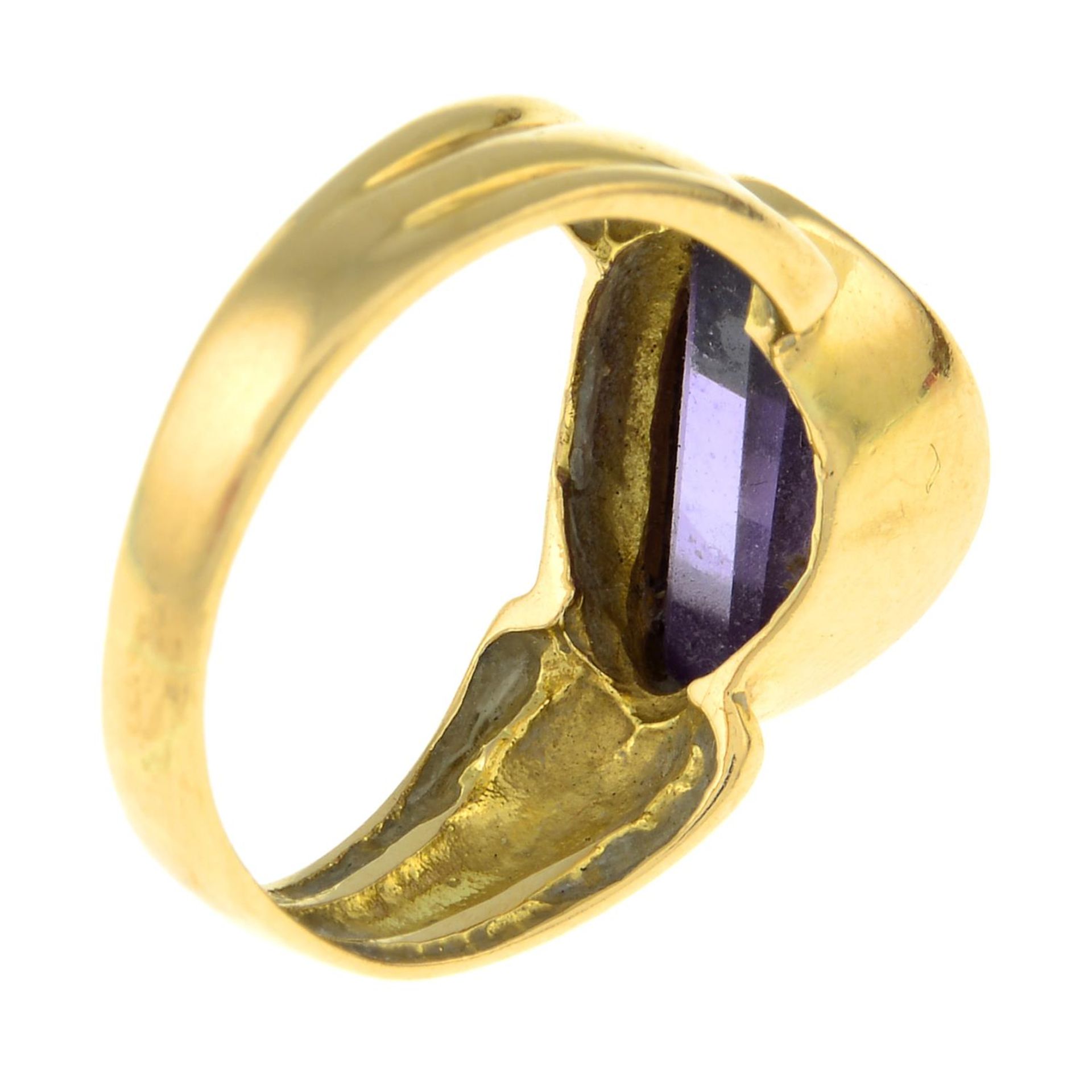 A purple paste dress ring.Ring size L1/2. - Image 3 of 3