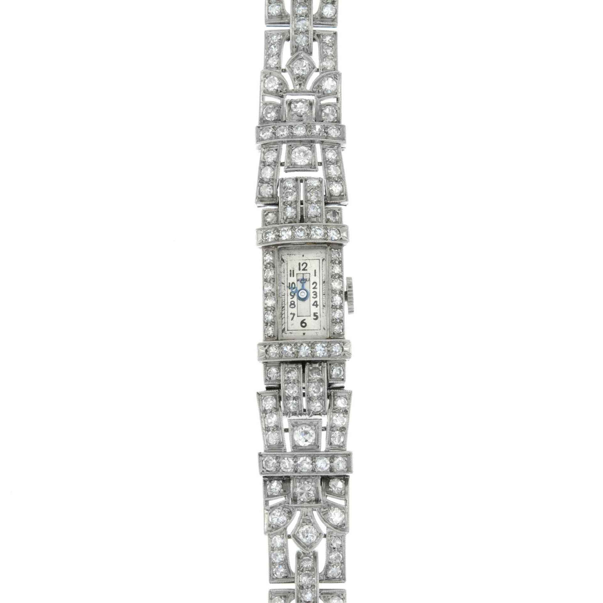 An Art Deco platinum pavé-set diamond cocktail watch. - Bild 2 aus 5