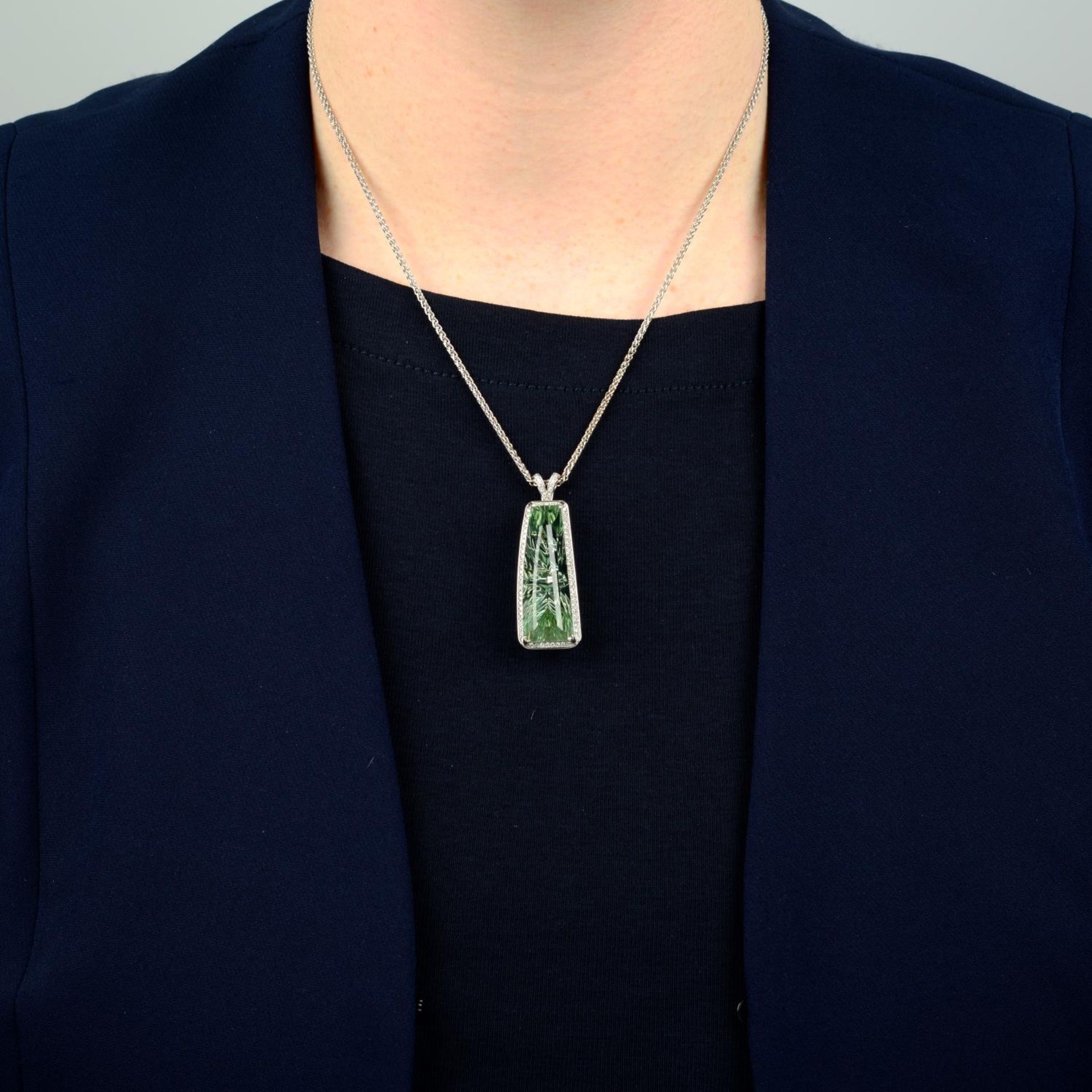 A fancy-cut green beryl and diamond pendant, - Bild 3 aus 5