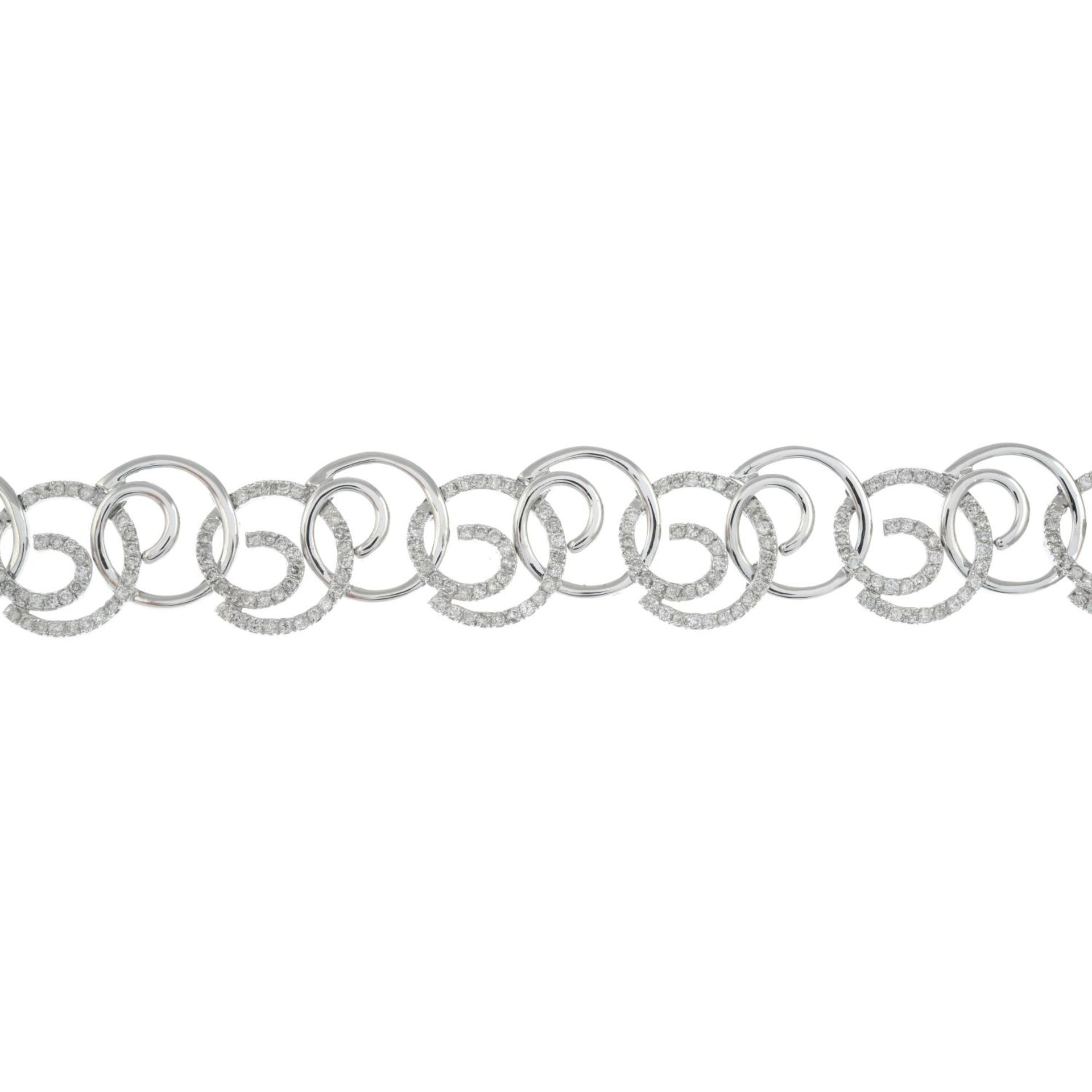 A diamond spiral-link bracelet. - Bild 2 aus 4