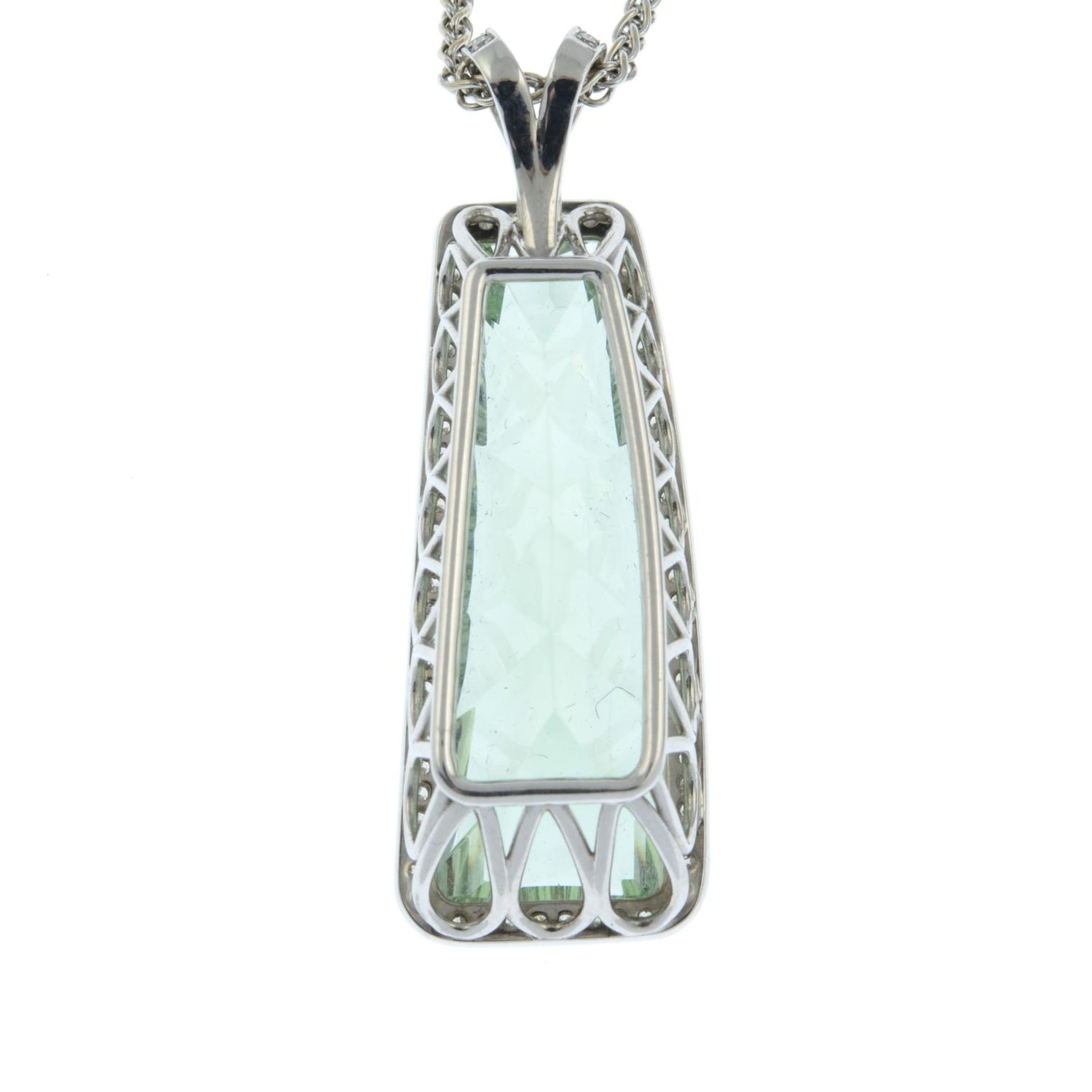 A fancy-cut green beryl and diamond pendant, - Bild 4 aus 5
