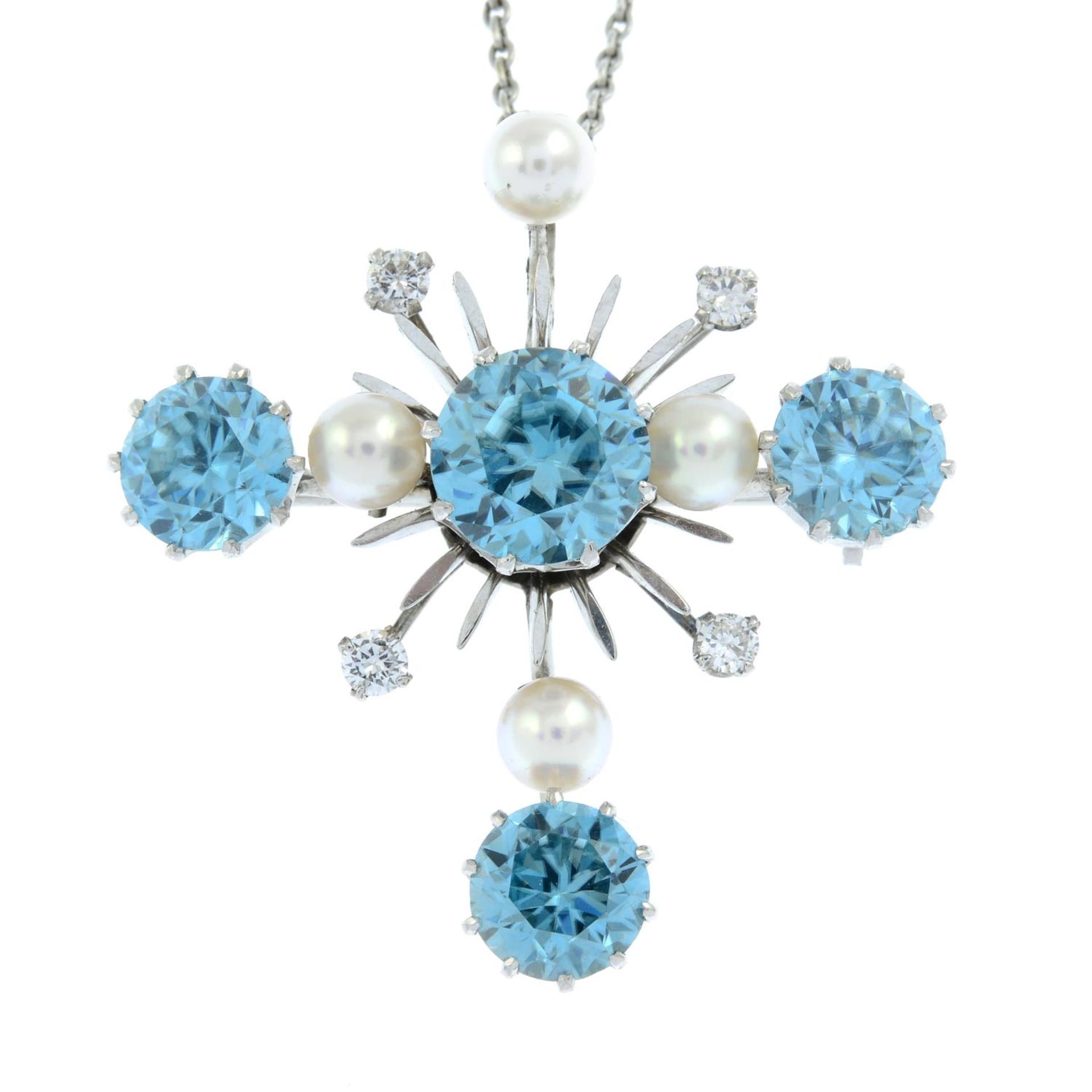 A blue zircon, cultured pearl and diamond pendant, with chain. - Bild 2 aus 5