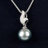 A grey cultured pearl pendant,