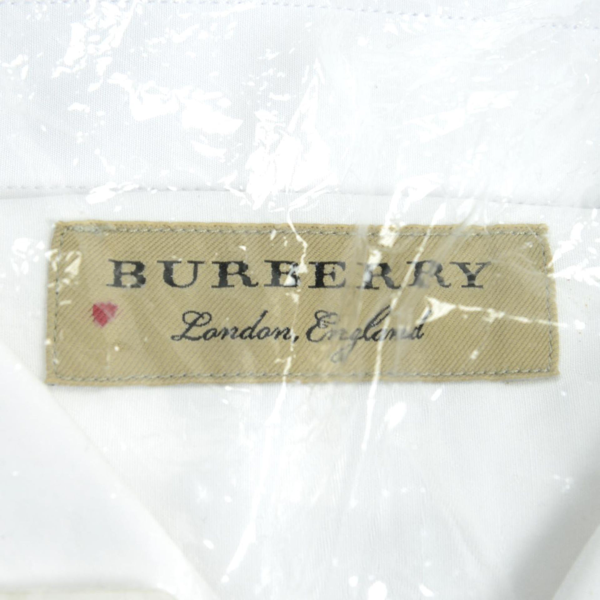 BURBERRY - a men's shirt. - Image 2 of 2