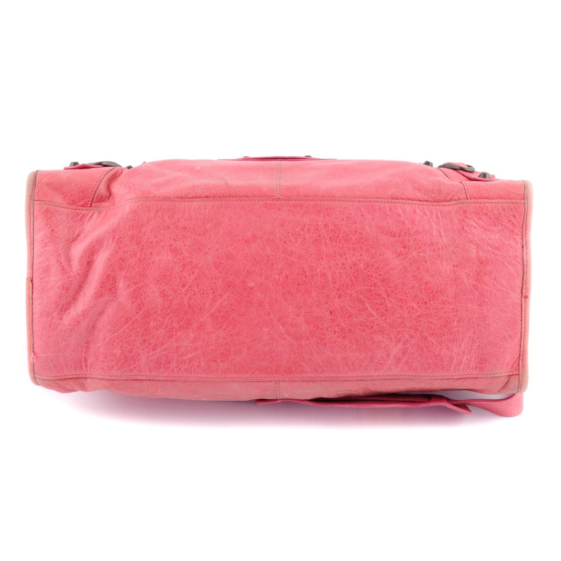 BALENCIAGA - a grenadine pink leather Part-Time handbag. - Image 5 of 6