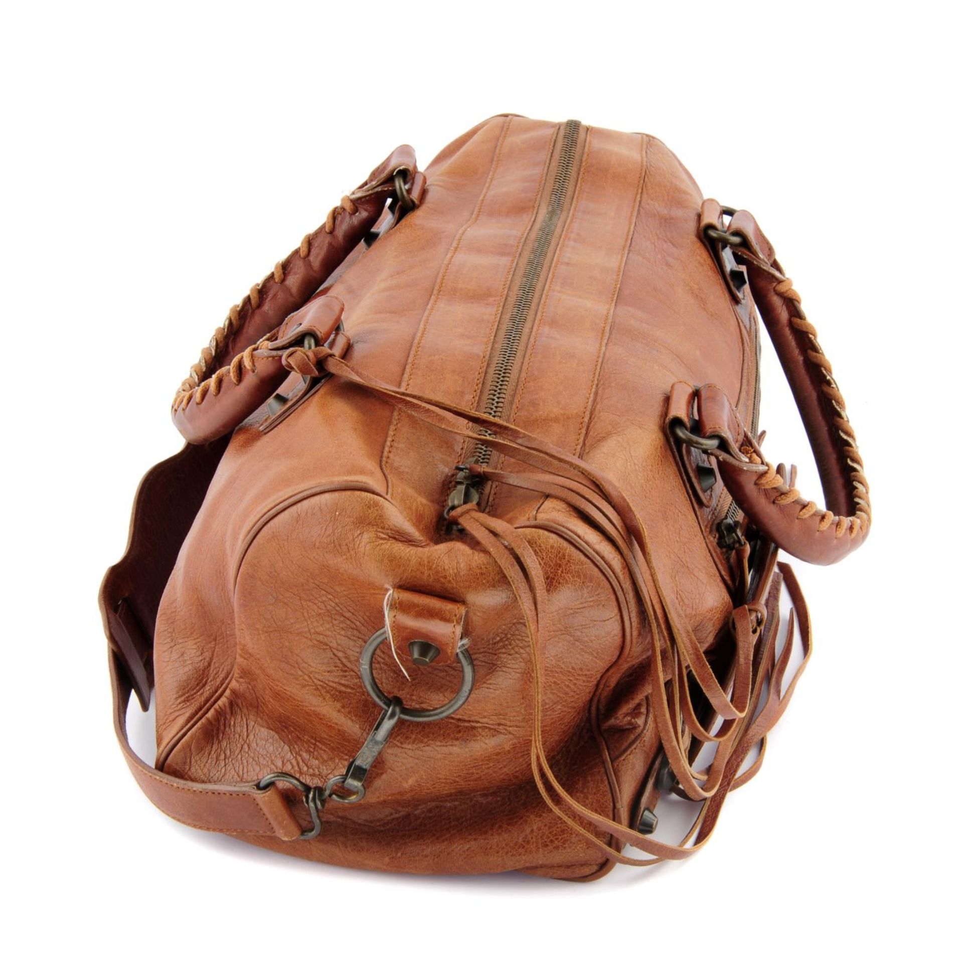 BALENCIAGA - a brown leather Twiggy handbag. - Bild 3 aus 6