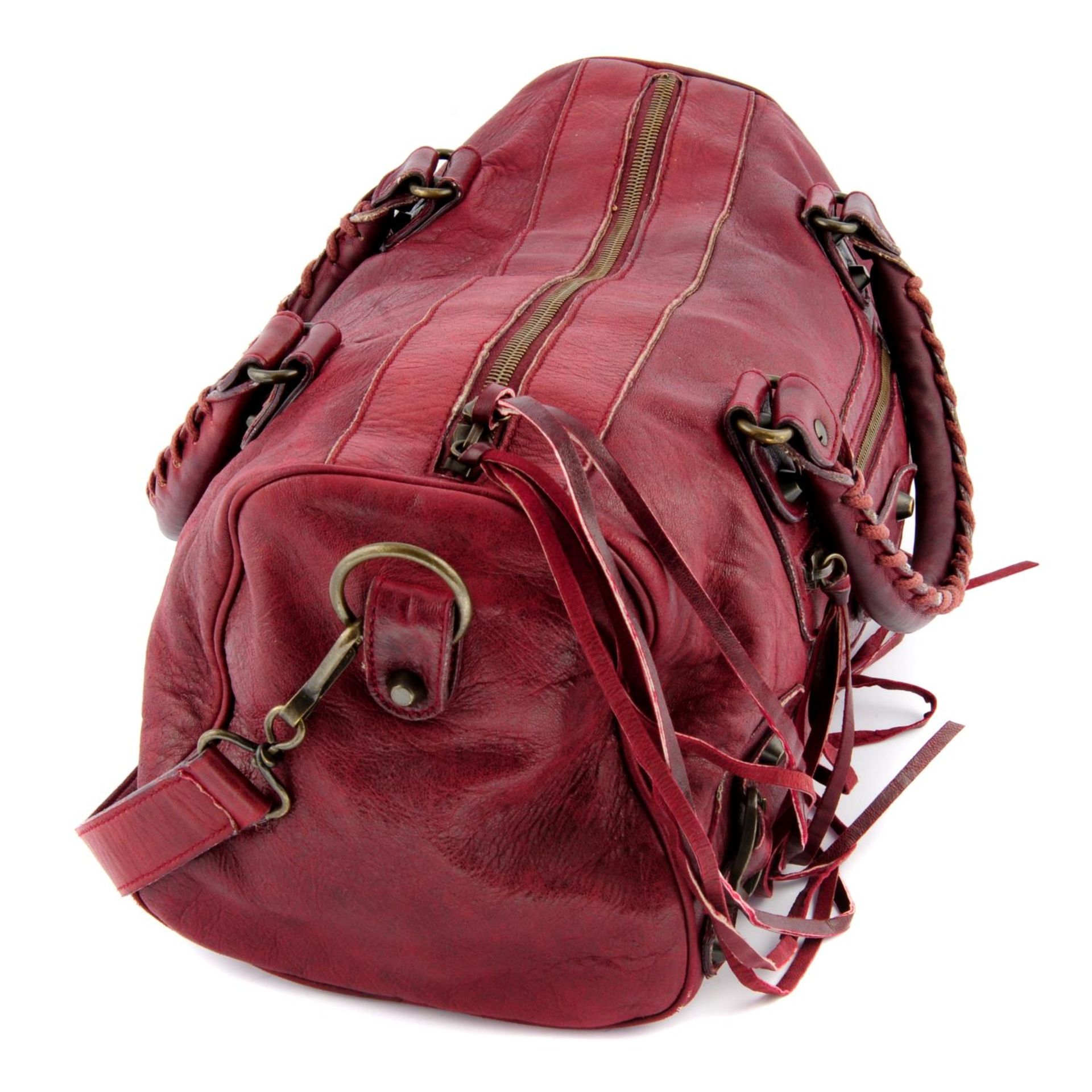 BALENCIAGA - a distressed leather Twiggy handbag. - Image 3 of 5