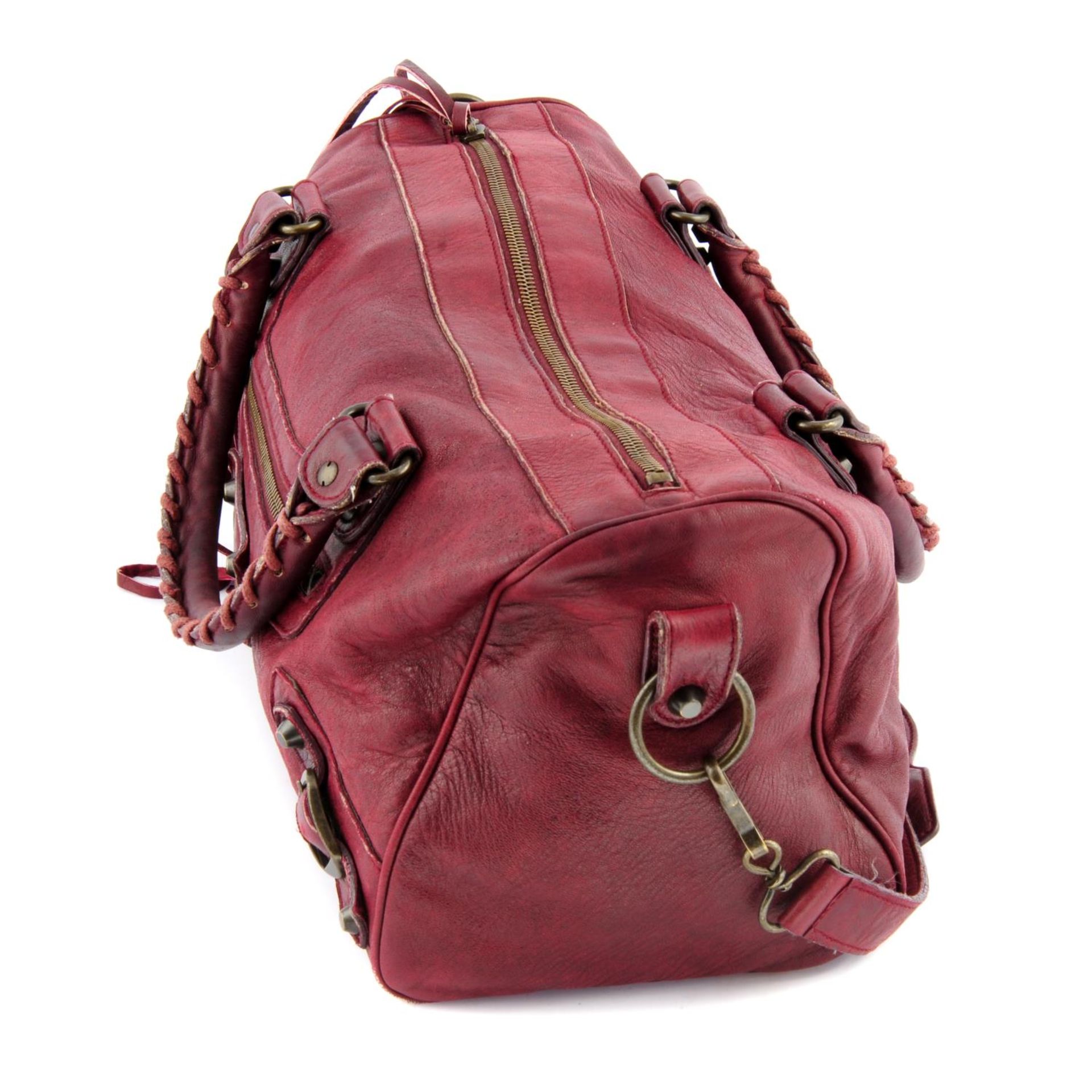 BALENCIAGA - a distressed leather Twiggy handbag. - Image 4 of 5