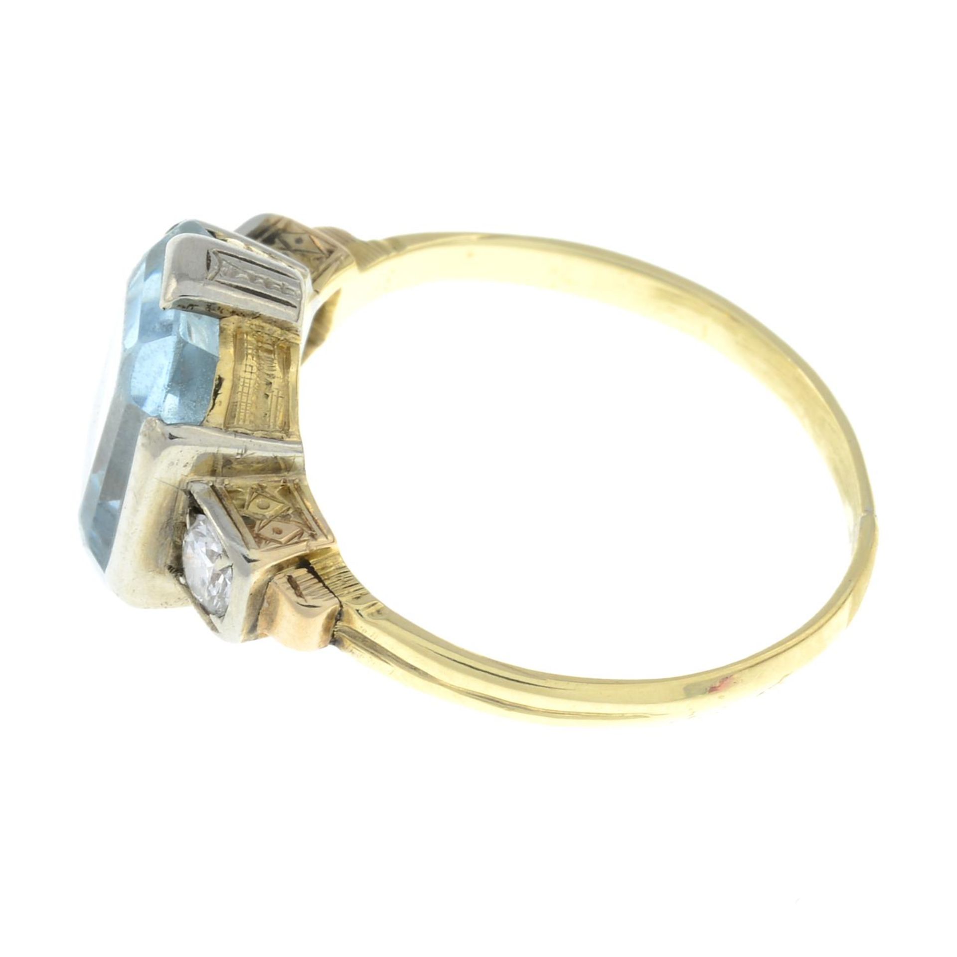 An aquamarine and brilliant-cut diamond three-stone ring.Aquamarine calculated weight 2.75cts, - Image 2 of 3