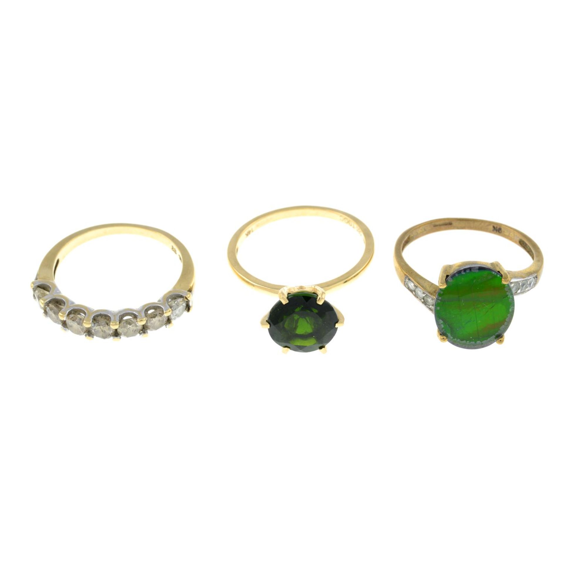 14ct gold green diopside single-stone ring, hallmarks for 14ct gold, ring size N1/2, 2.2gms.