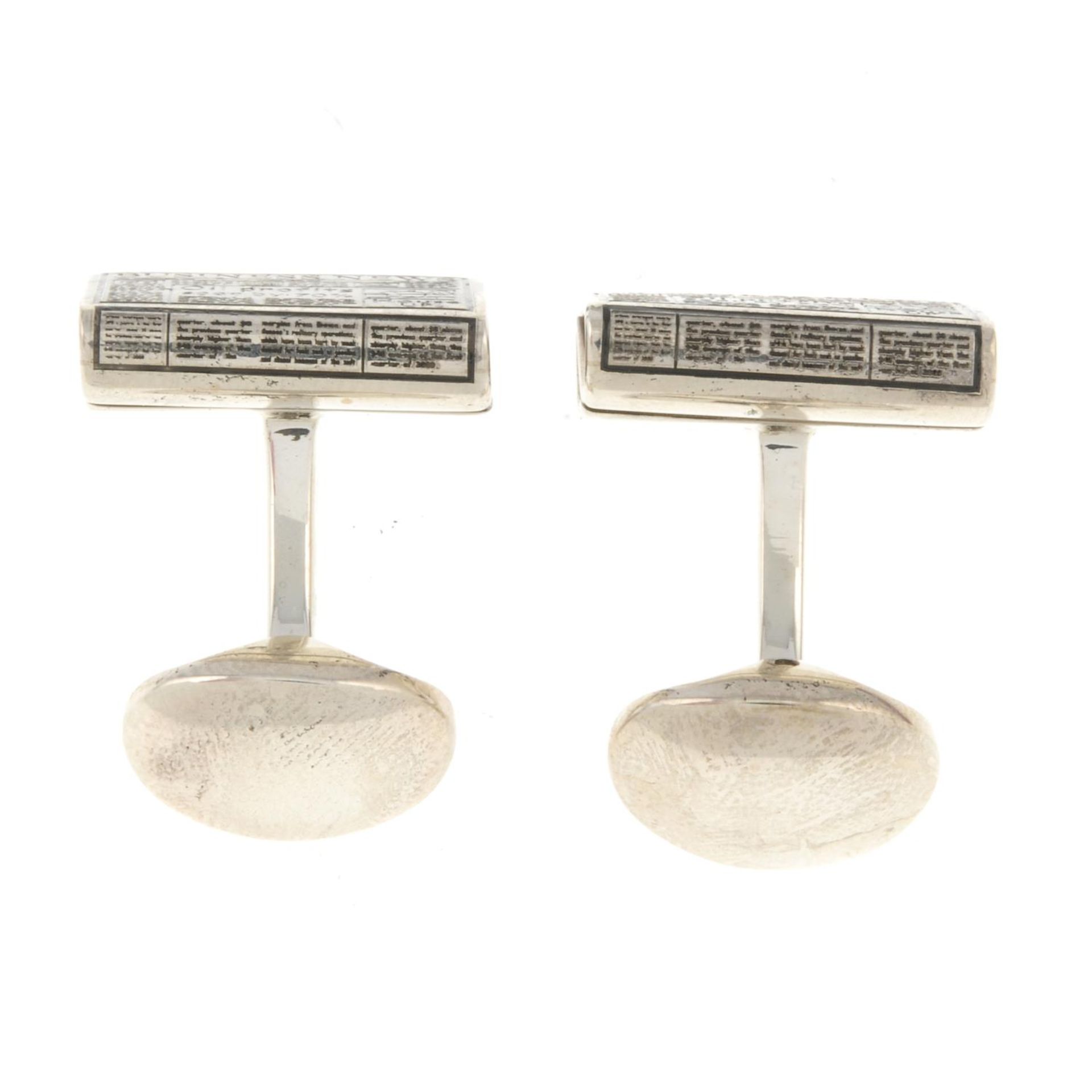 A pair of silver cufflinks, - Image 3 of 3