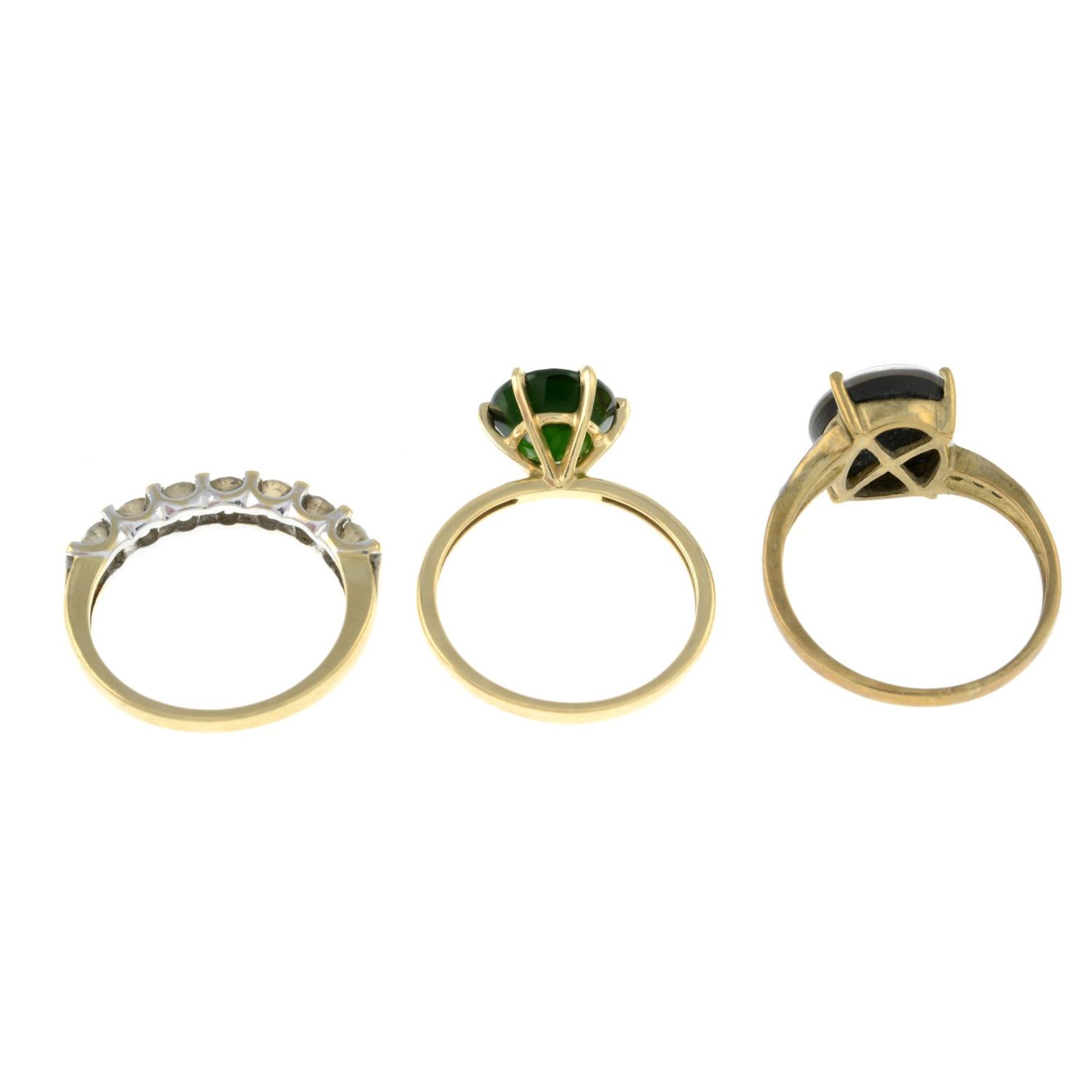 14ct gold green diopside single-stone ring, hallmarks for 14ct gold, ring size N1/2, 2.2gms. - Image 3 of 3
