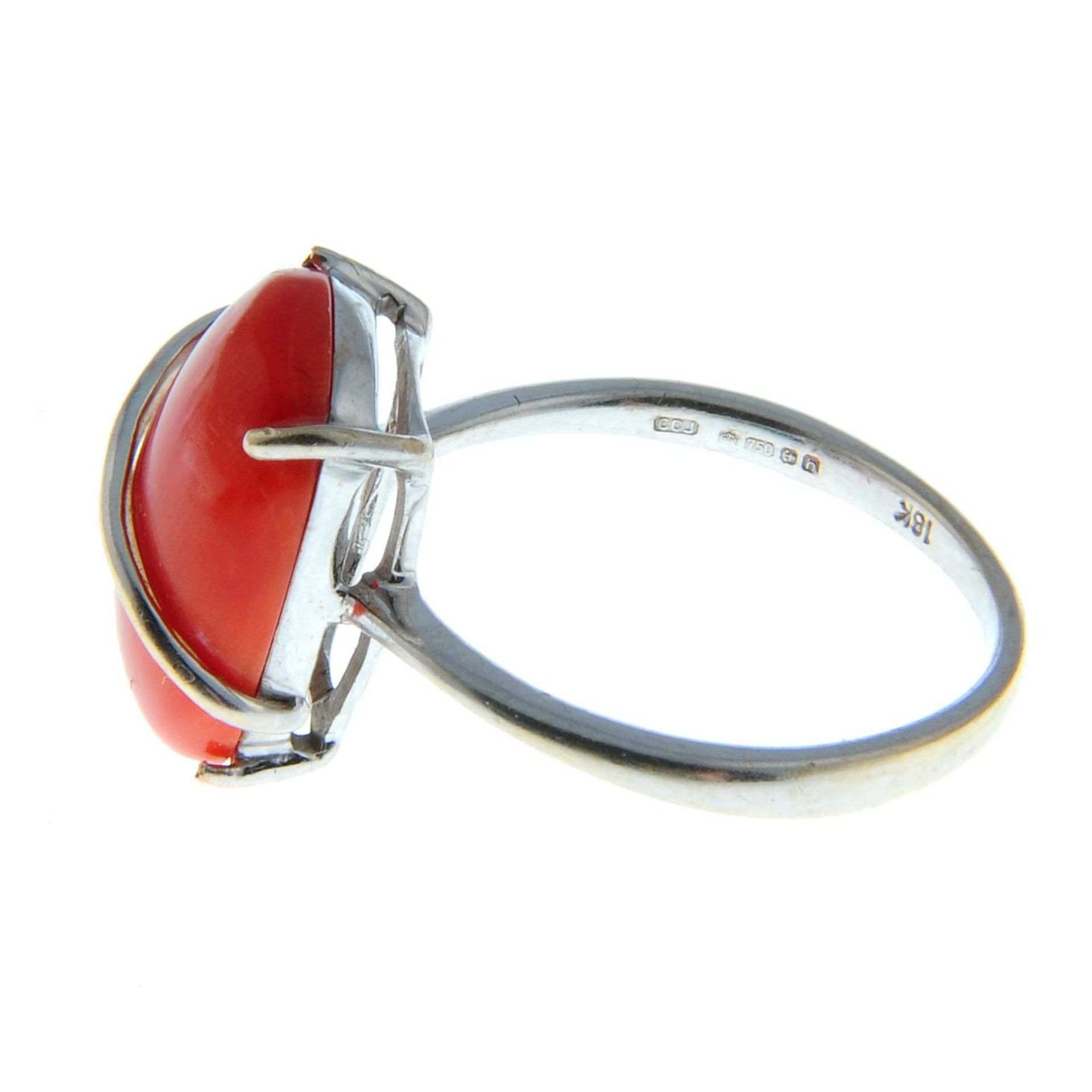 An 18ct gold coral cabochon ring. - Image 2 of 3