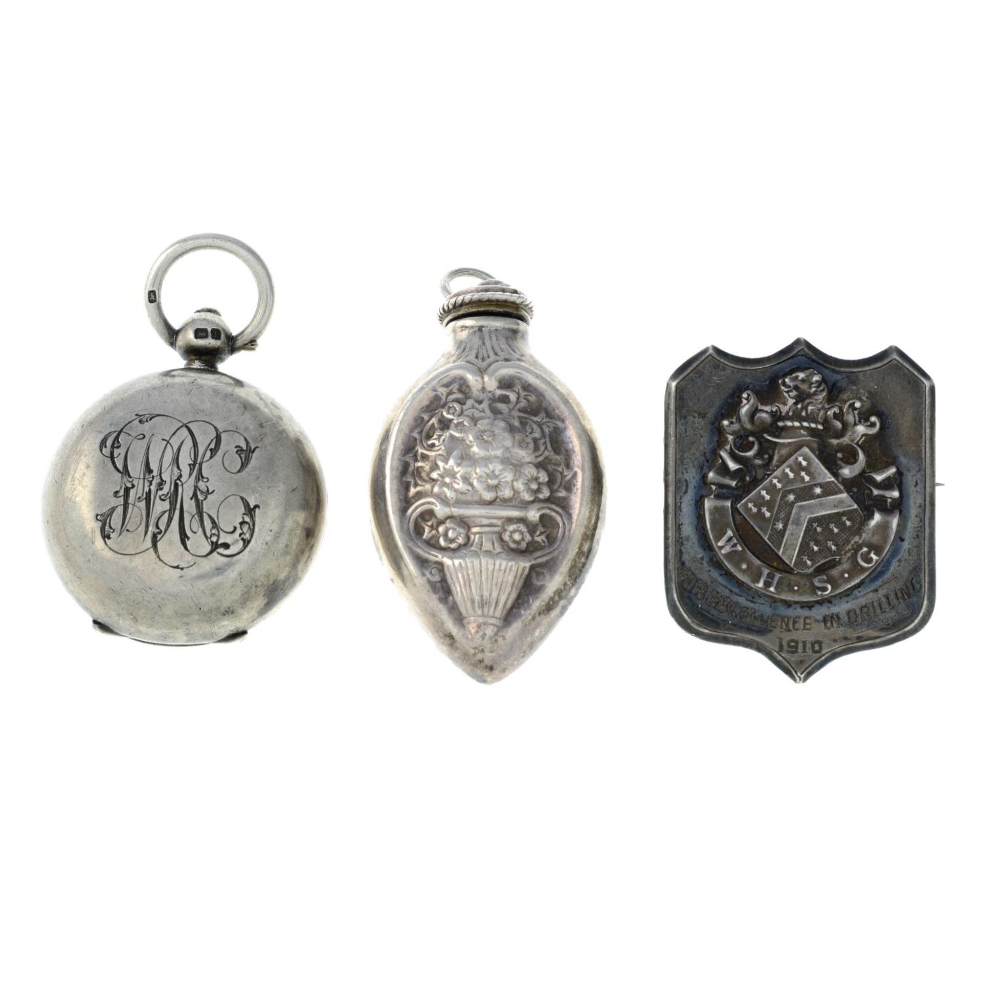 A selection of Edwardian and later silver items,