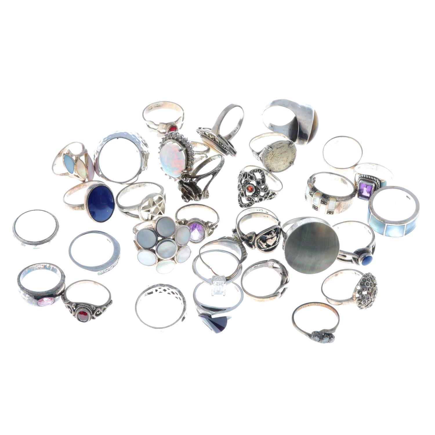 A selection of many gem-set rings, to include a silver amethyst ring. - Image 2 of 2