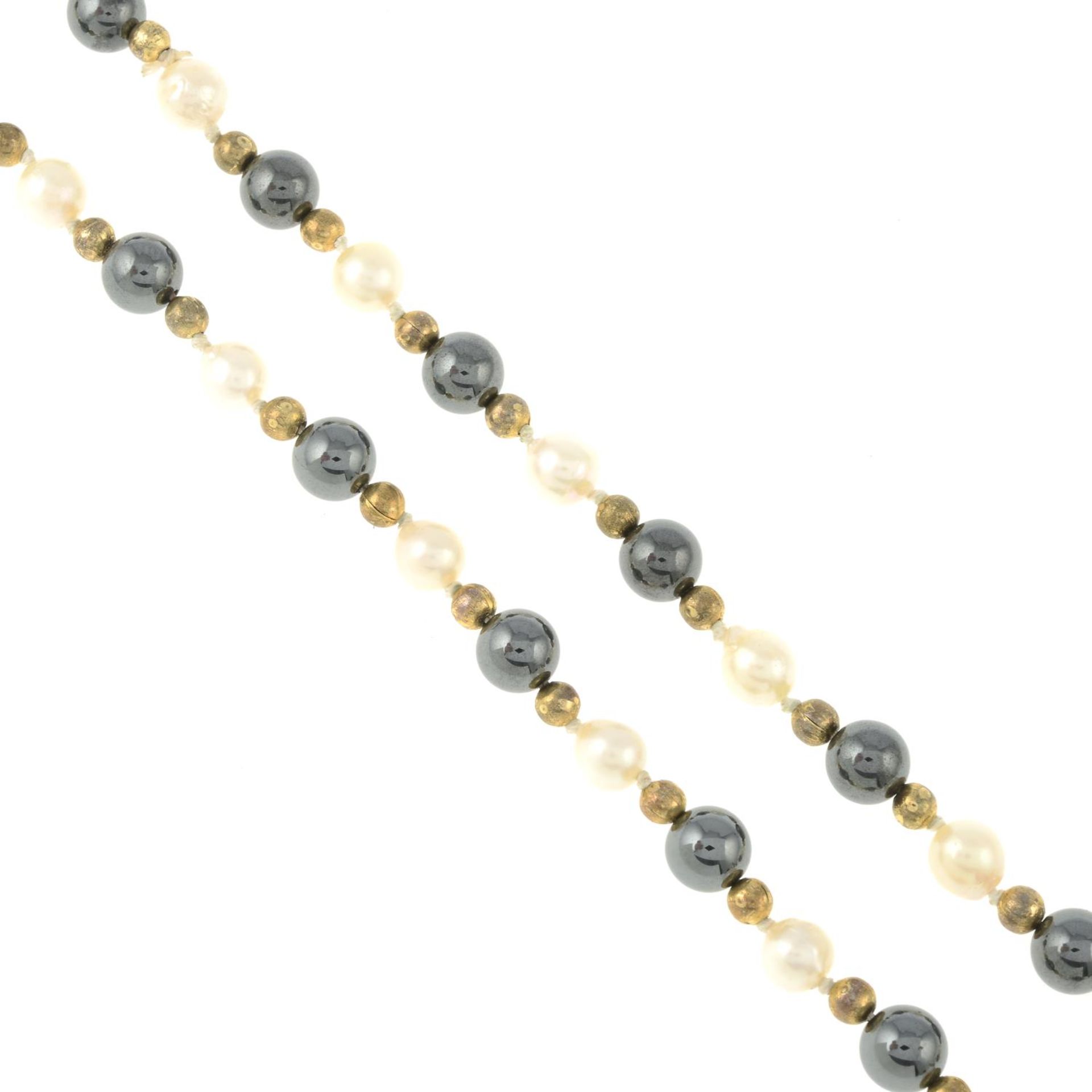 A cultured pearl and hematite bead necklace.Length 40cms.