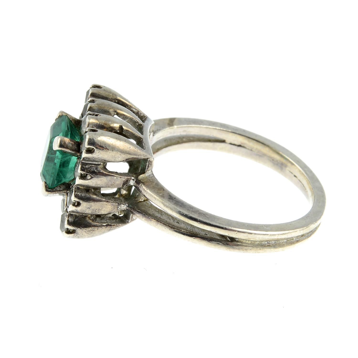 A synthetic emerald and paste cluster ring.Stamped 950.Ring size M1/2. - Image 3 of 3