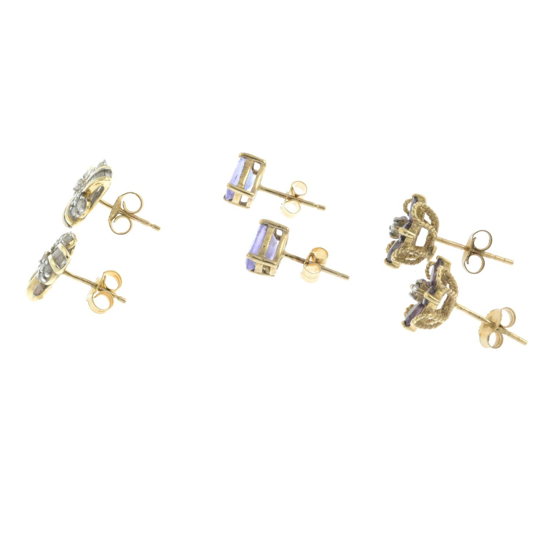 Three pairs of gem-set stud earrings, - Image 2 of 2