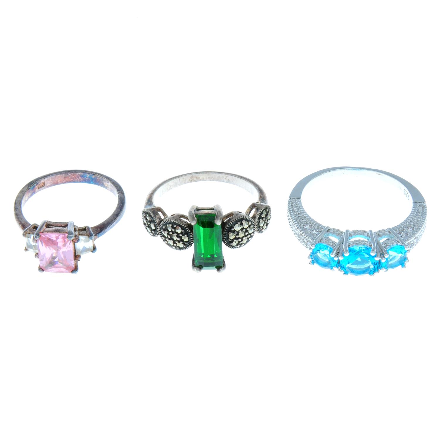 A selection of many gem-set rings, to include a silver amethyst ring.