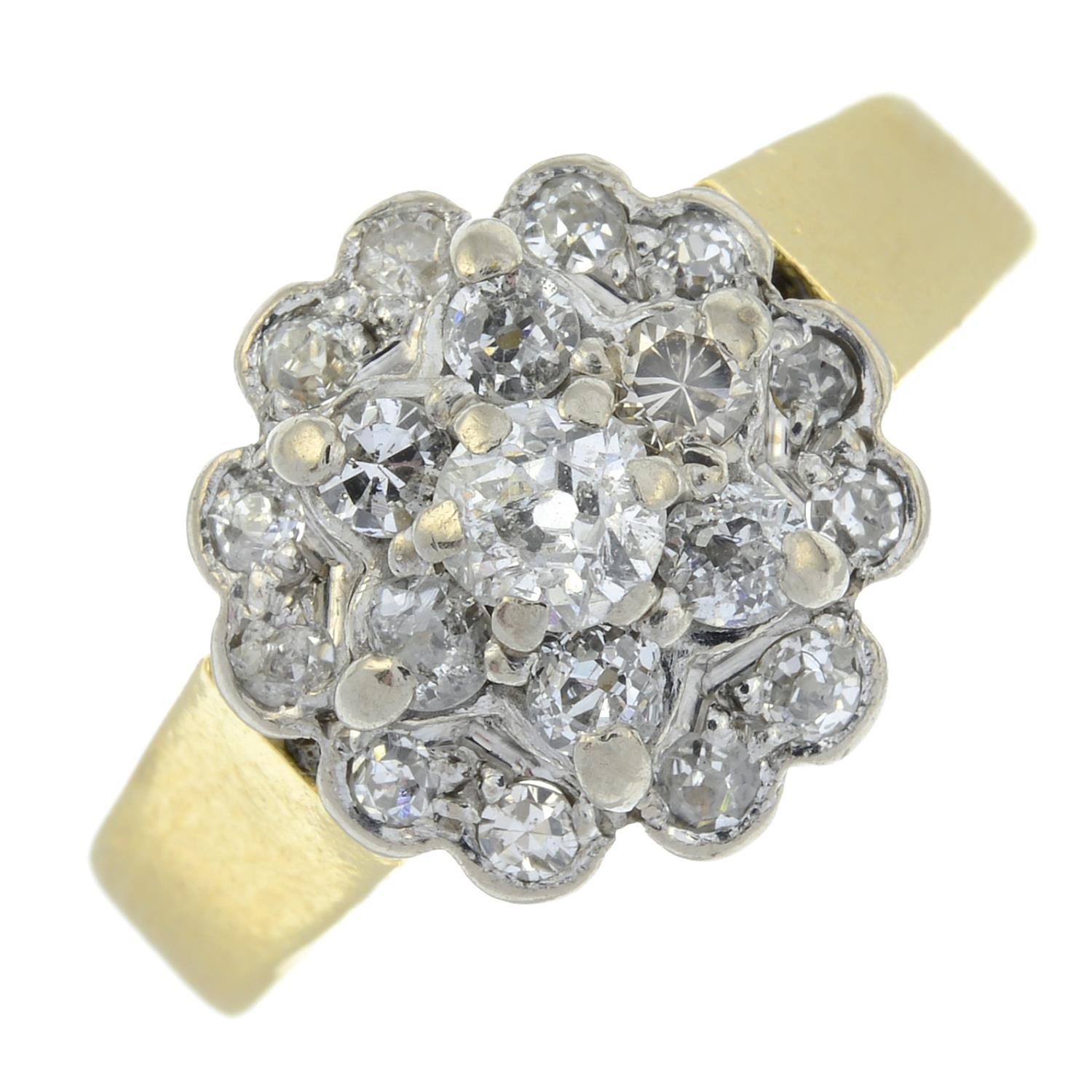 An 18ct gold diamond cluster ring.