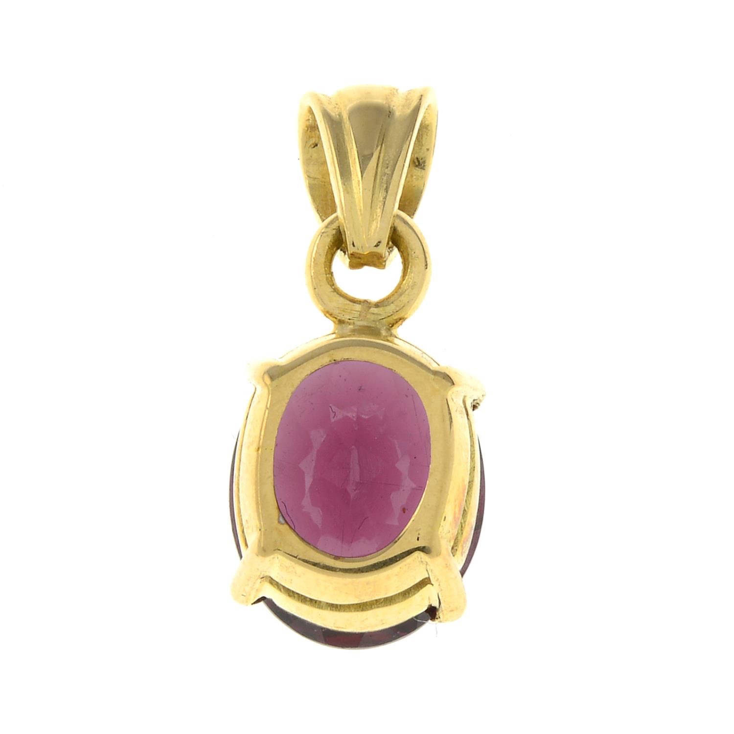 A garnet pendant.Length 1.8cms. - Image 2 of 2