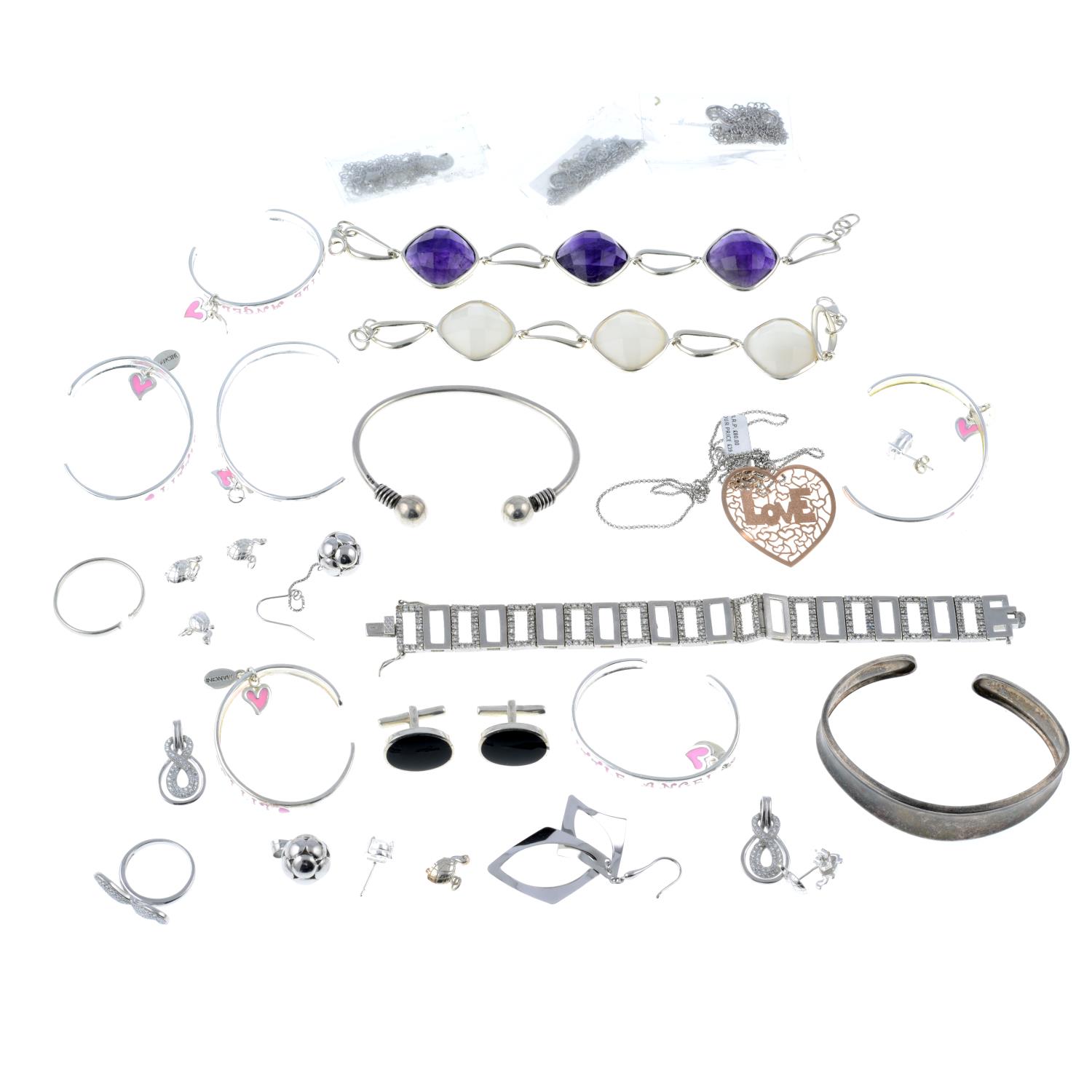 A selection of jewellery, to include an amethyst bracelet. - Image 2 of 2