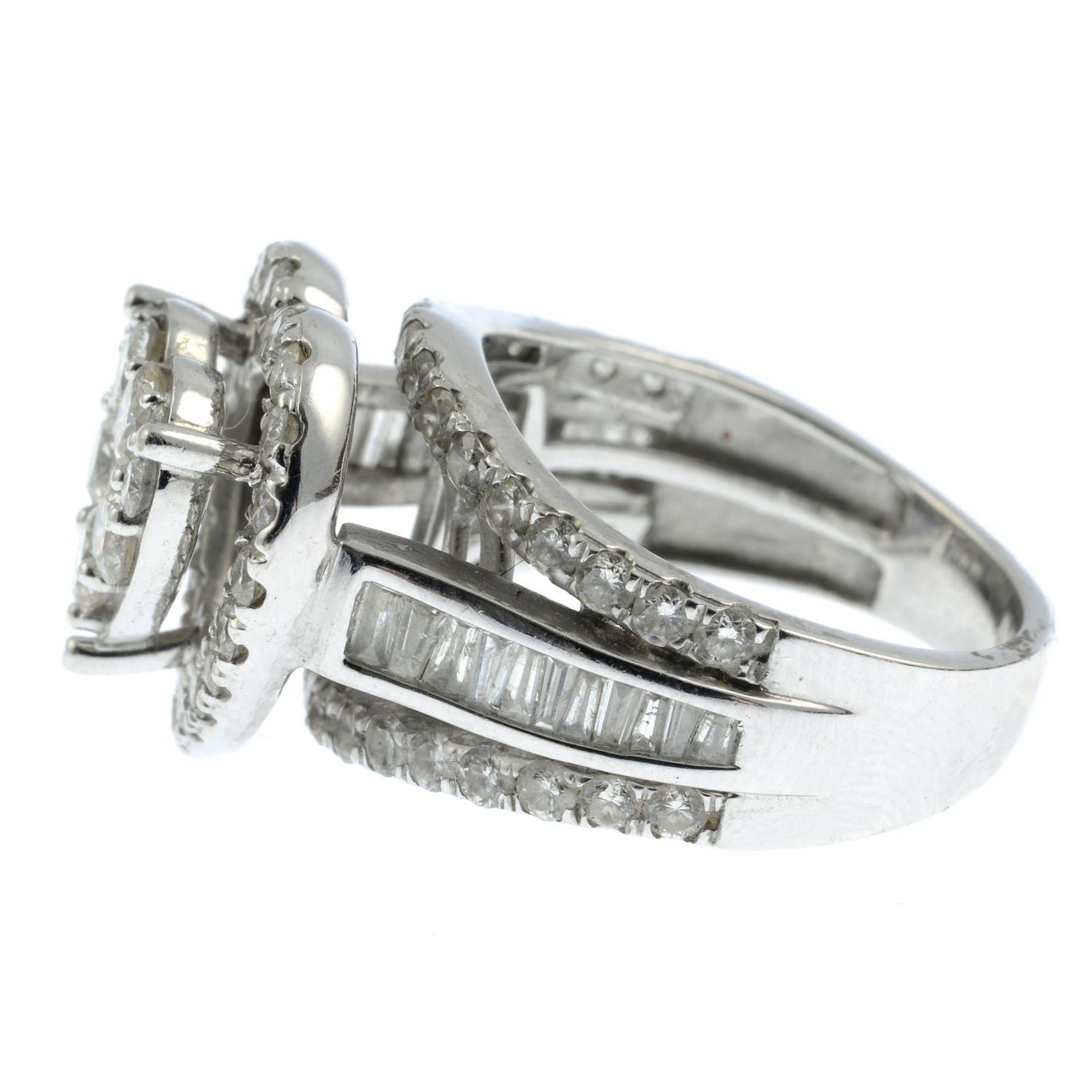 A 9ct gold brilliant-cut diamond heart-shape cluster ring, - Bild 2 aus 3