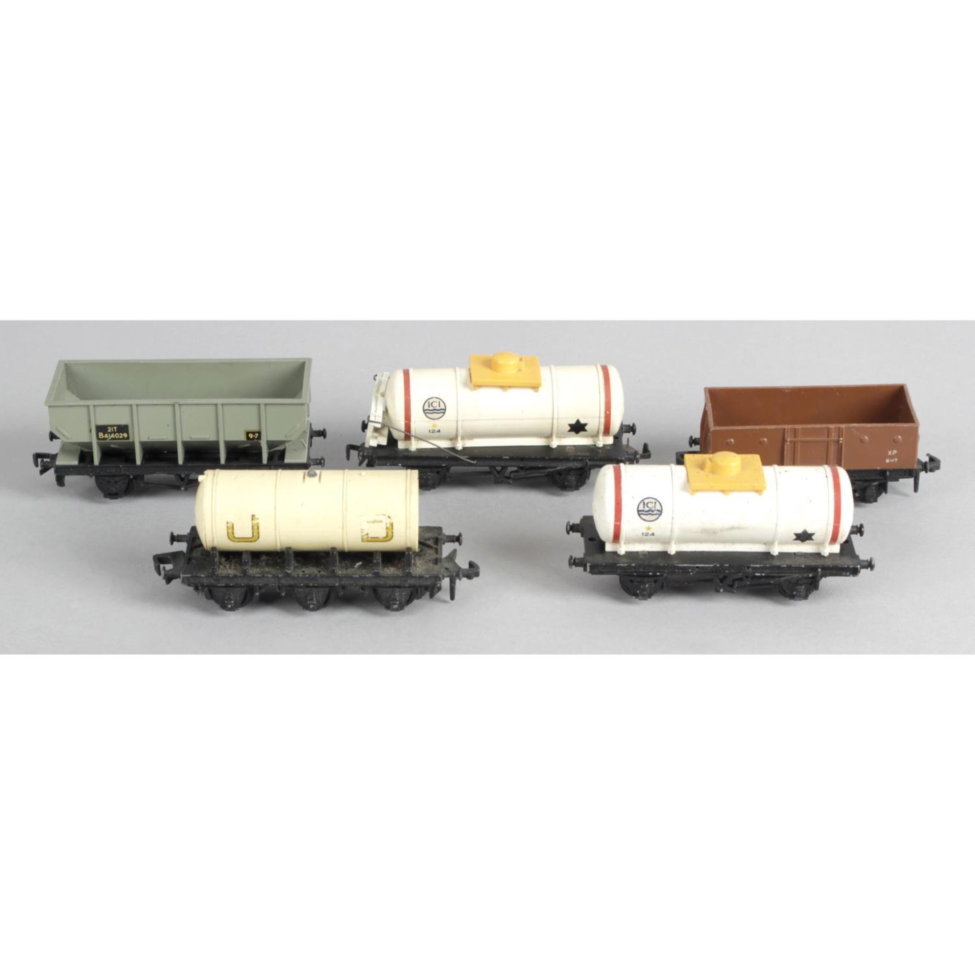 A large selection of assorted 00 gauge model railway rolling stock,