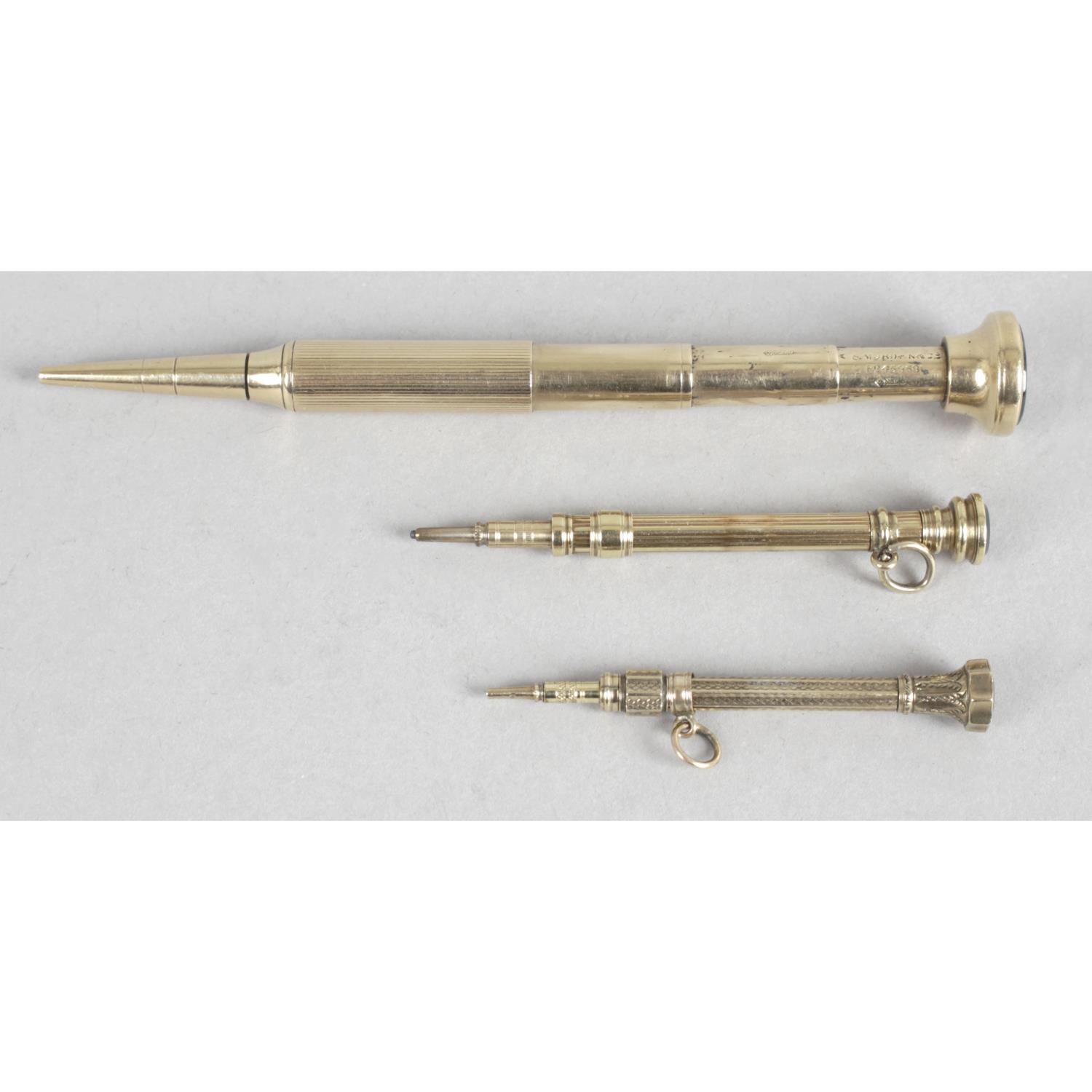 A 9ct gold cased telescopic pencil,