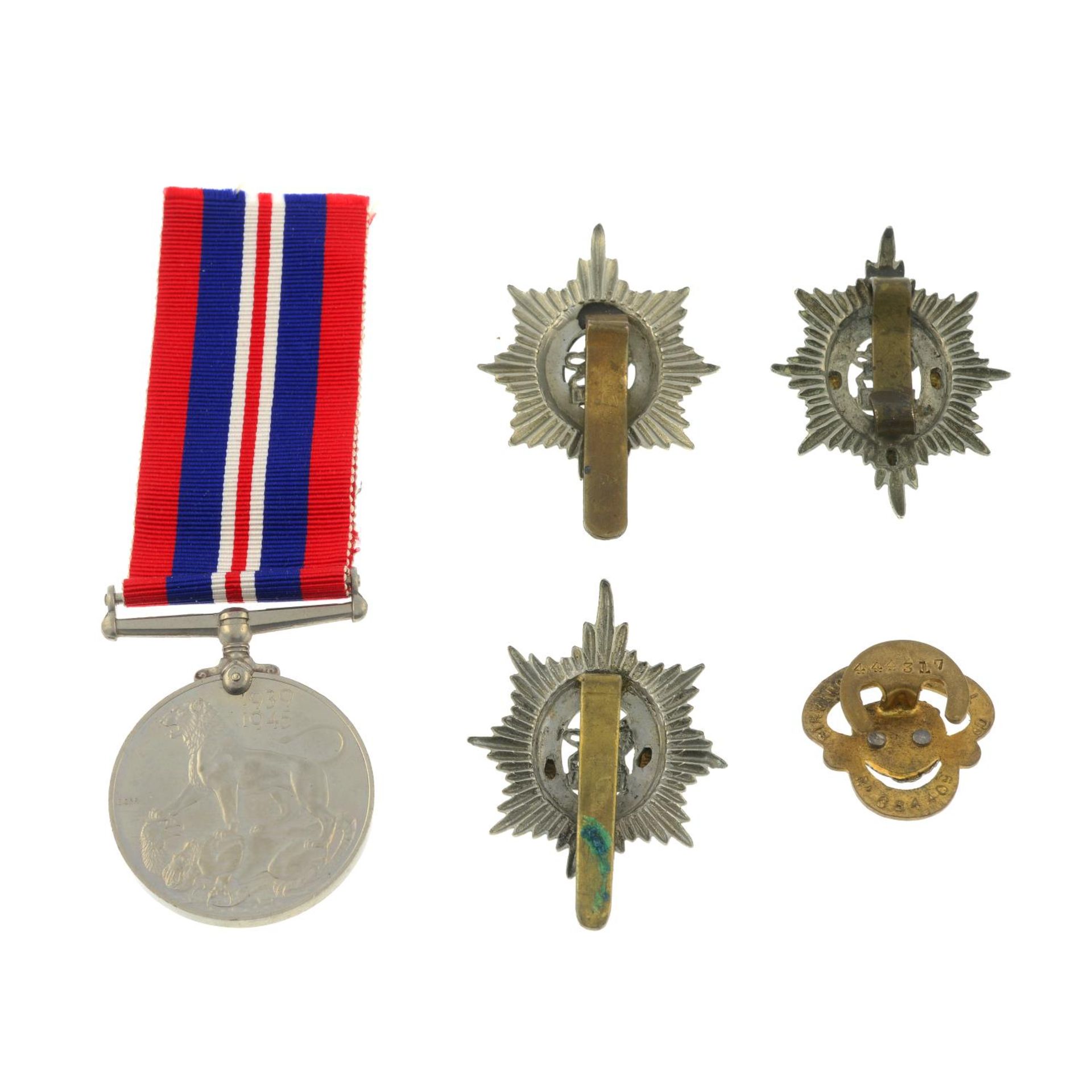 An assortment of medals, - Bild 2 aus 4