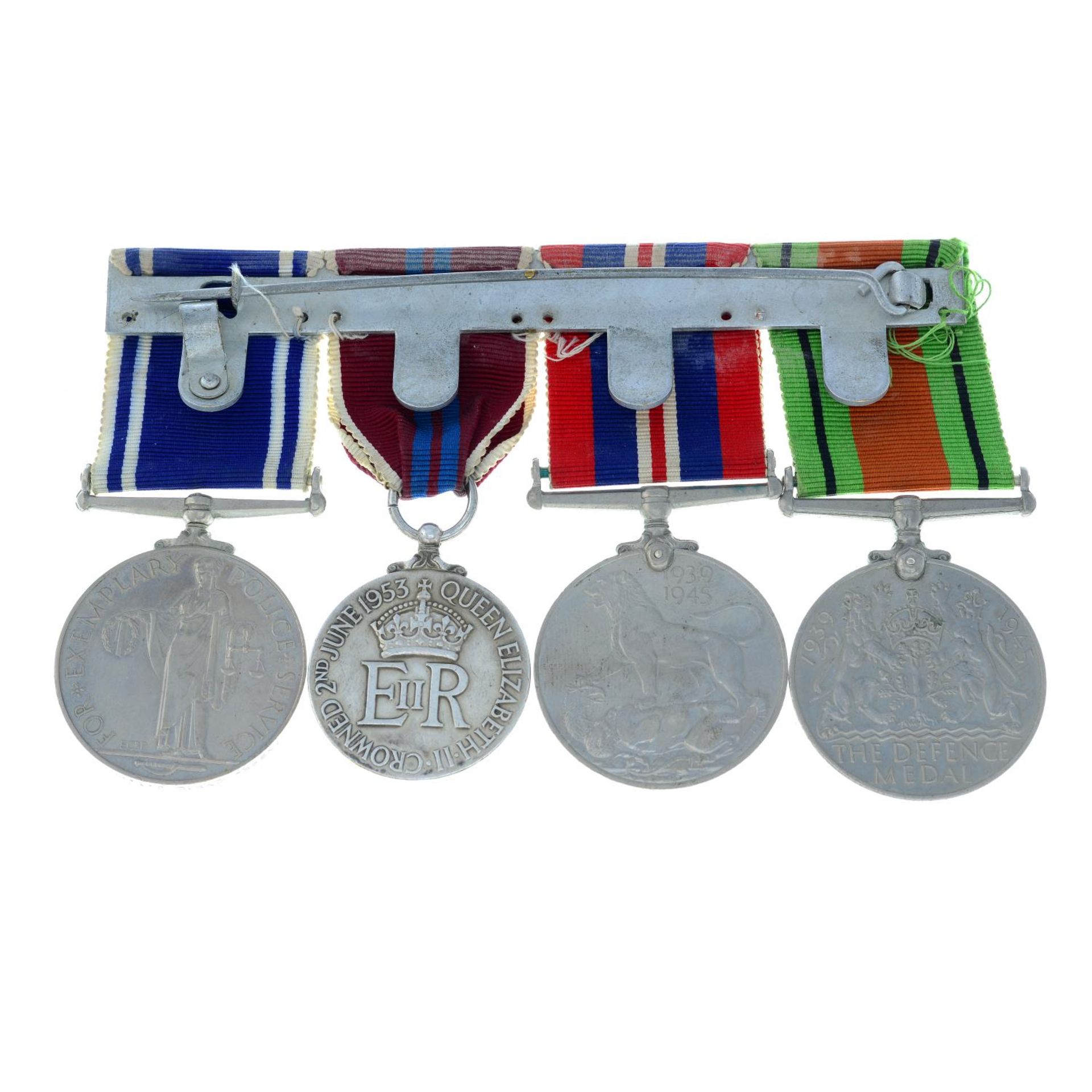 A group of four medals, - Bild 2 aus 2