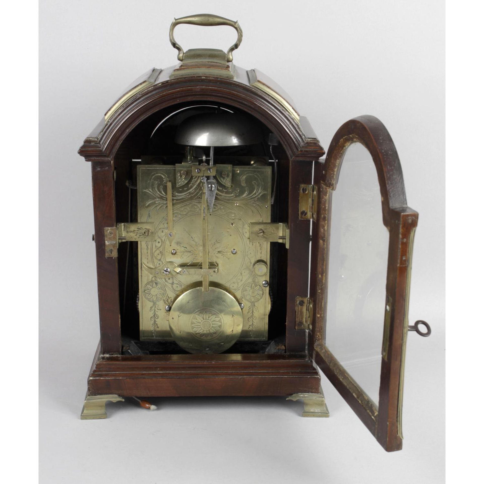 An early 19th century bracket clock. - Bild 2 aus 3