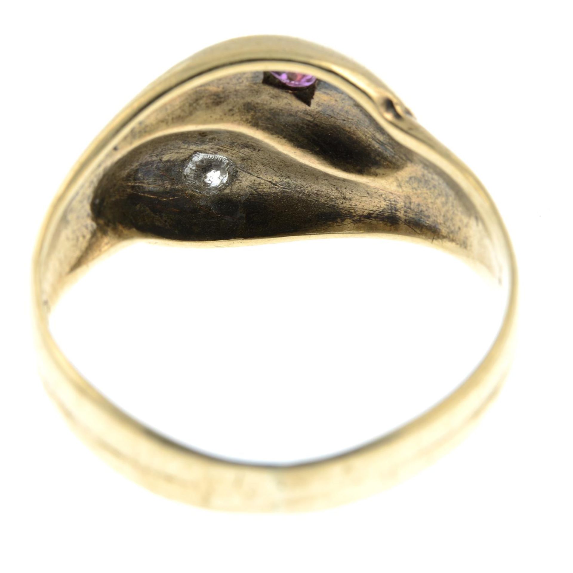 An early 20th century snake ring, - Bild 3 aus 3