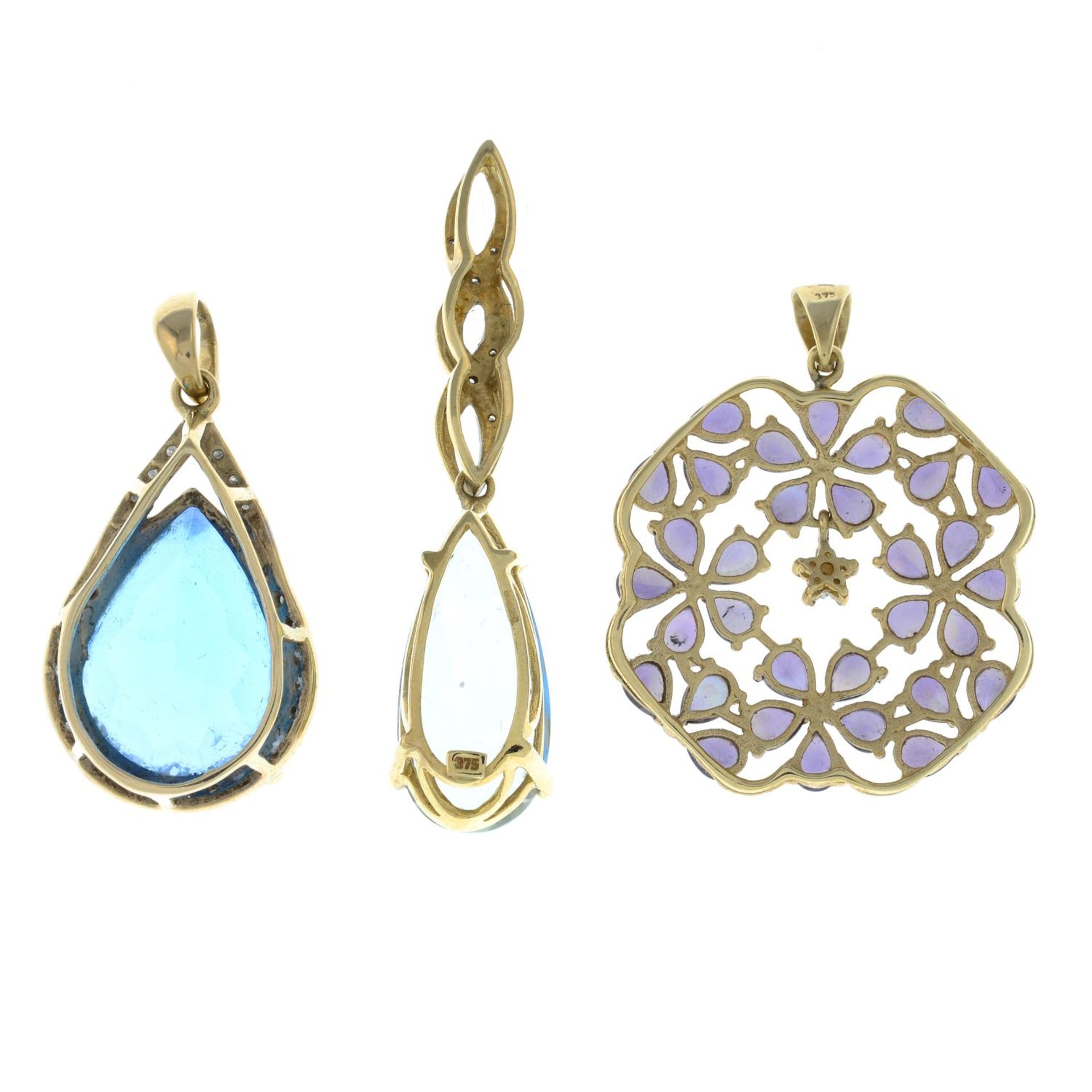 9ct gold green sapphire and diamond floral cluster pendant, - Bild 2 aus 2