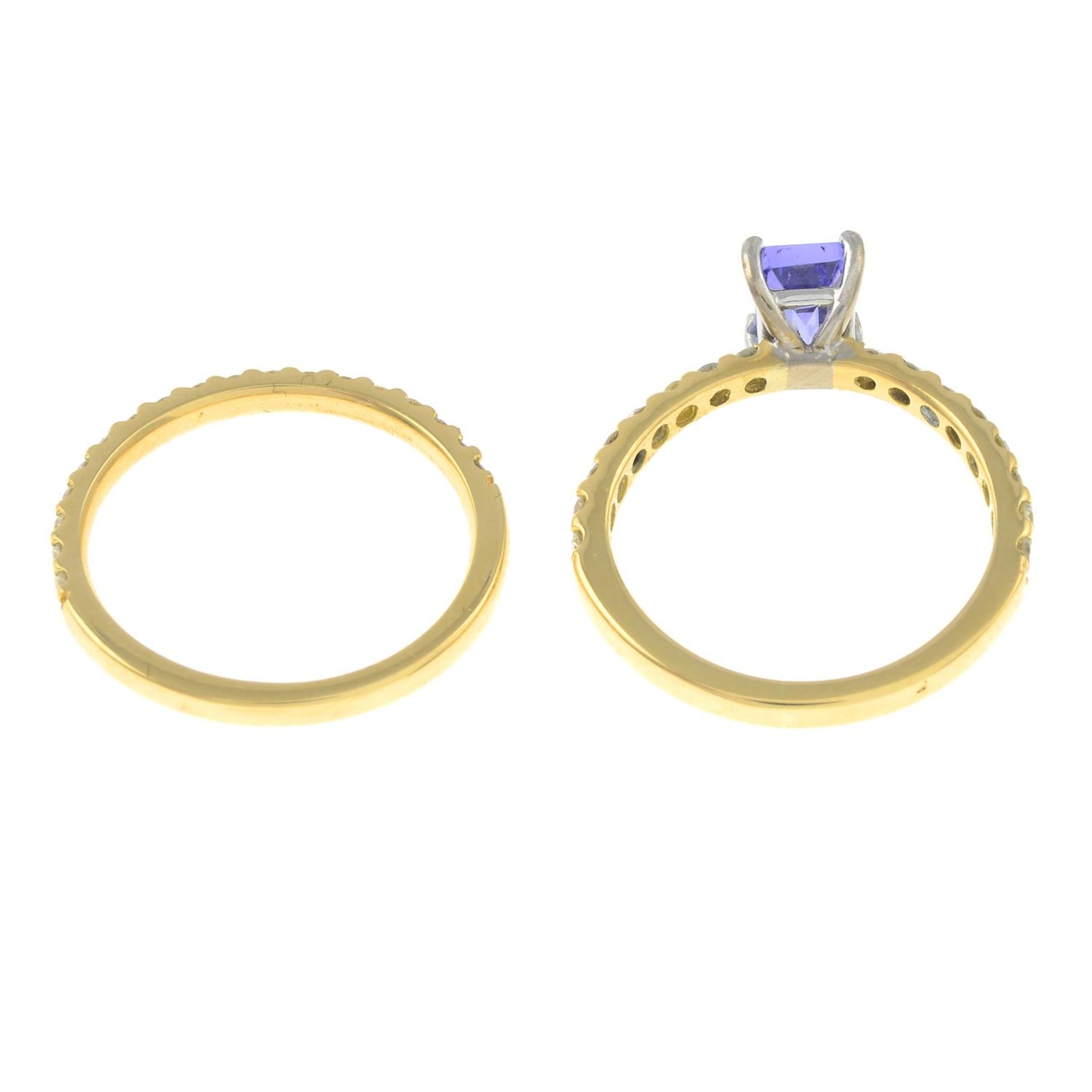 18ct gold tanzanite and brilliant-cut diamond ring, - Bild 3 aus 3
