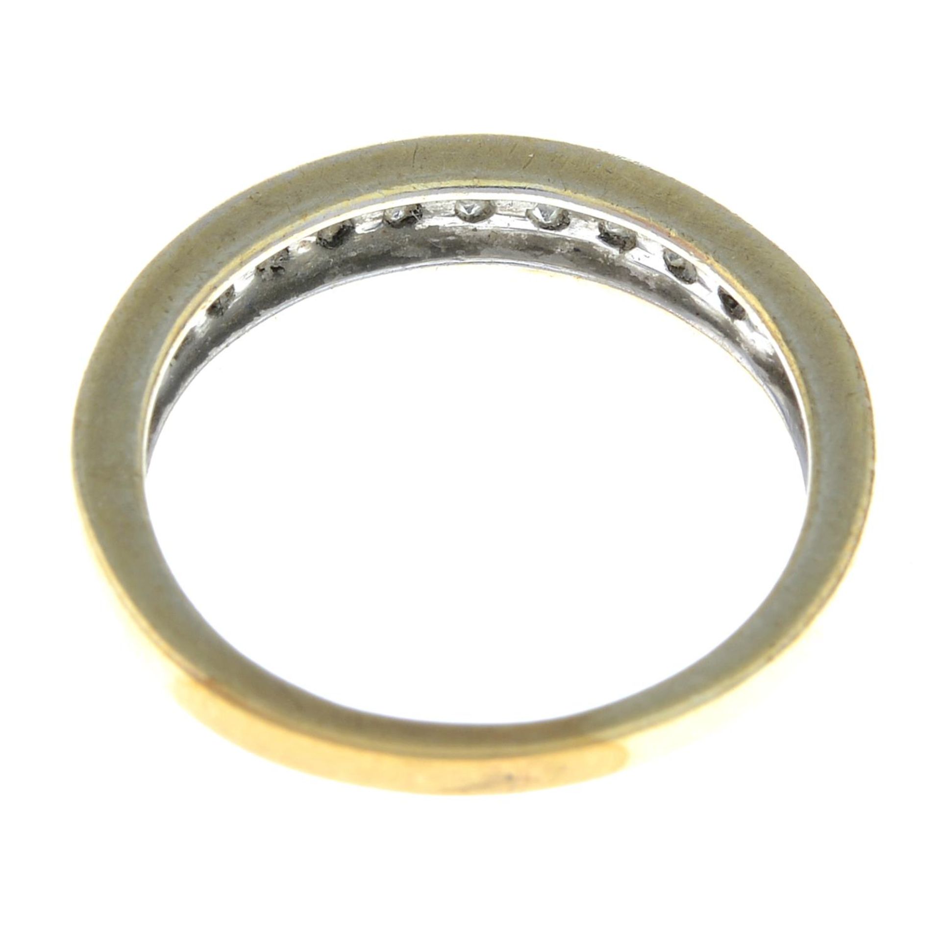 A 9ct gold diamond half eternity ring.Estimated total diamond weight 0.20ct. - Bild 3 aus 3